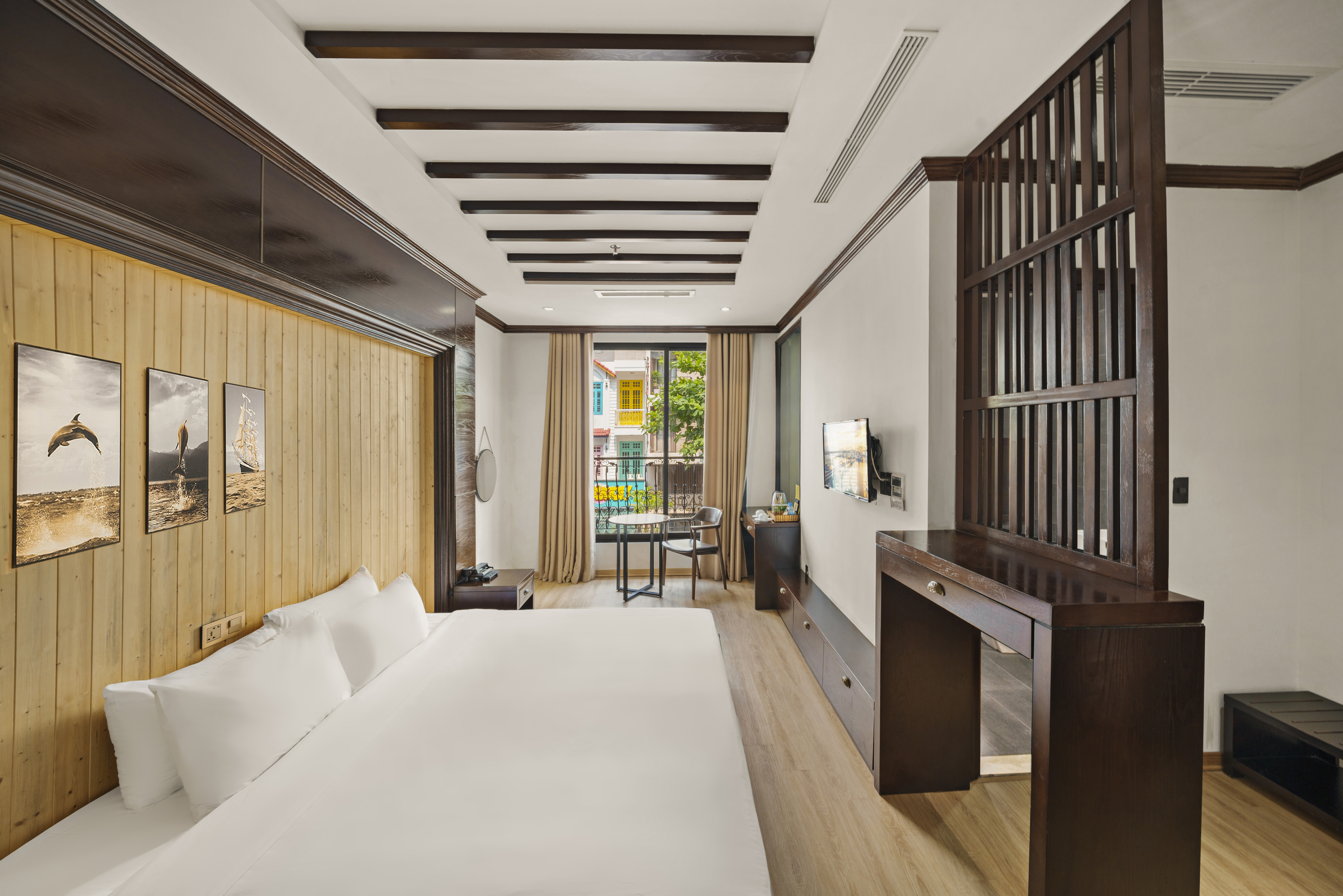 Junior Suite with Balcony