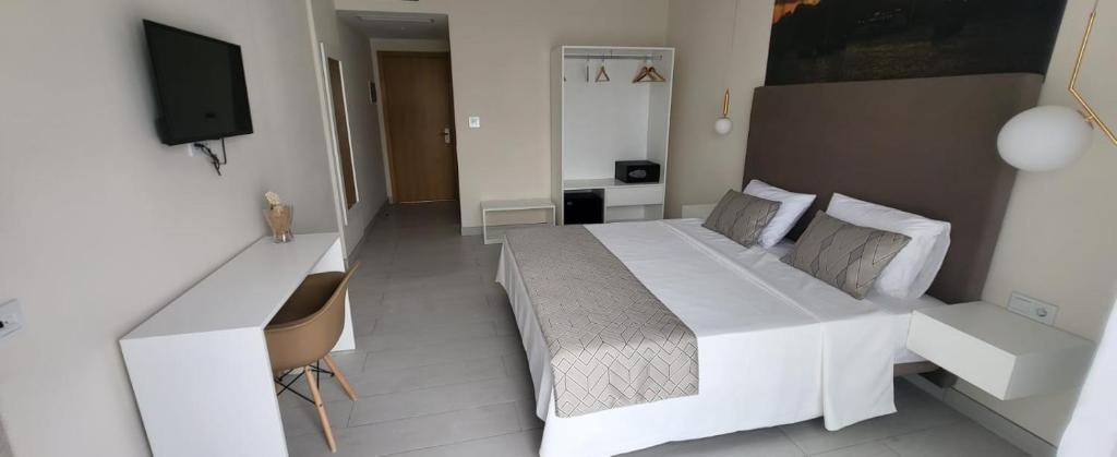 Double or Twin Sea View with Air Conditioning