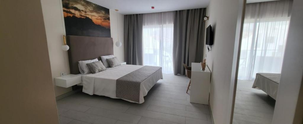 Double or Twin Sea View with Air Conditioning