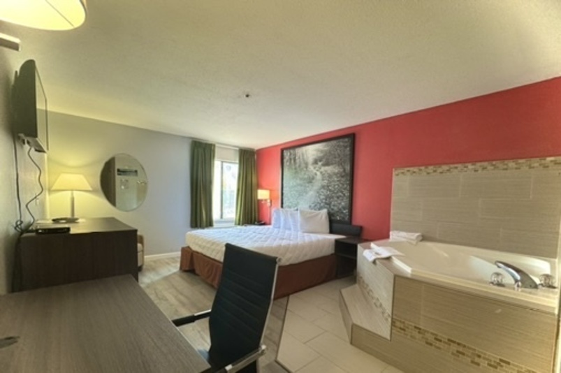 Double Deluxe King Bed