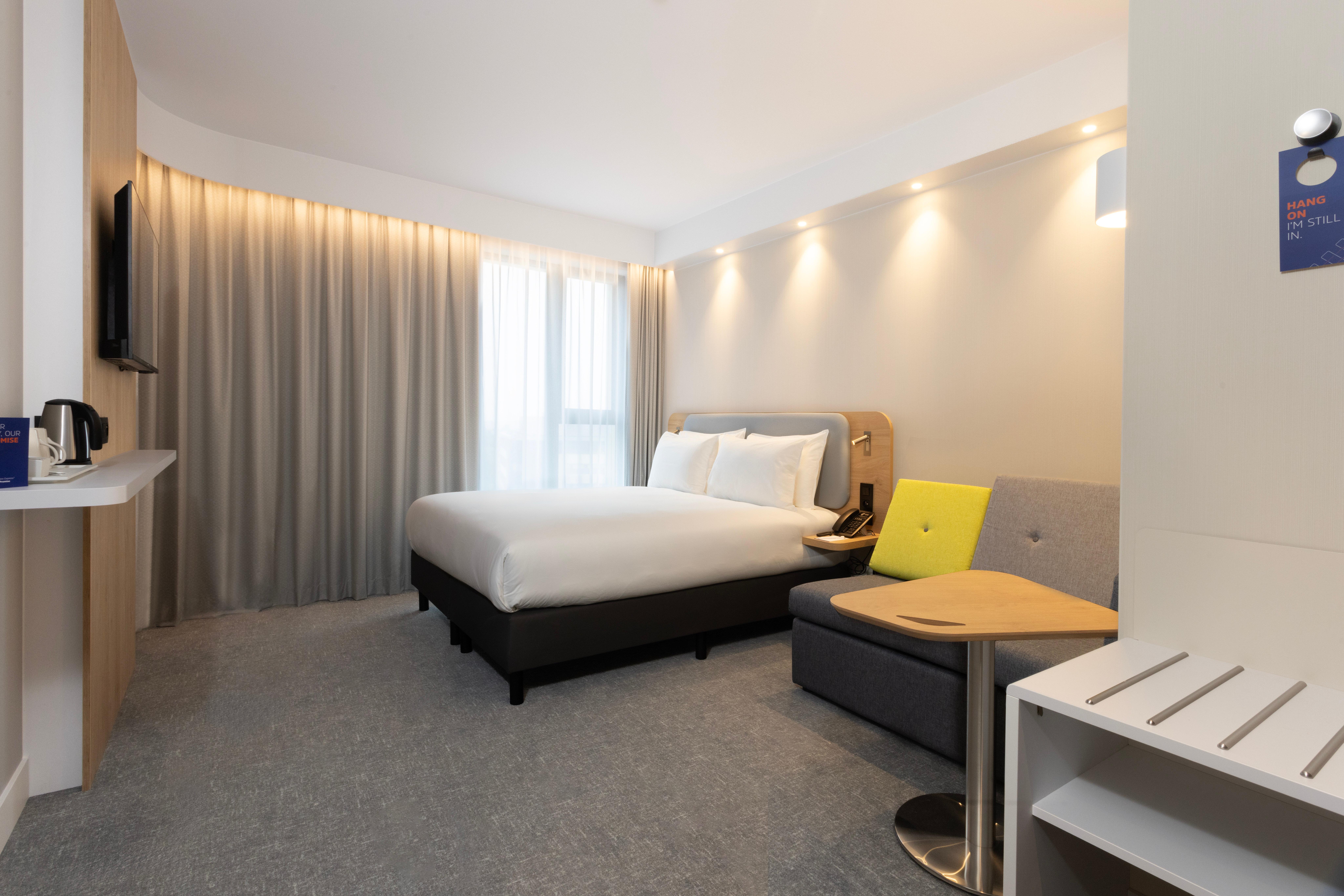 Double Queen Size Bed