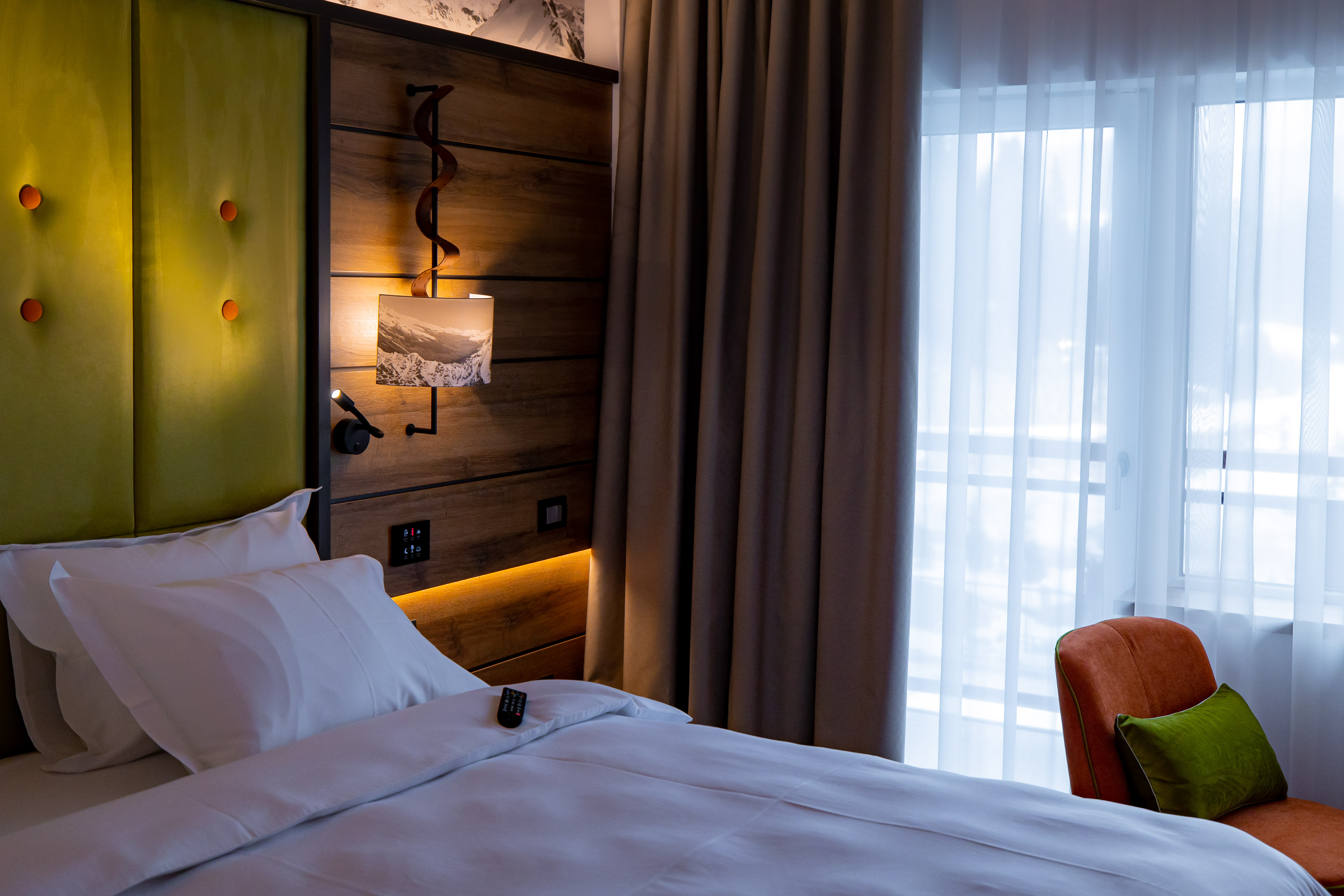 Double or Twin Deluxe One Bedroom