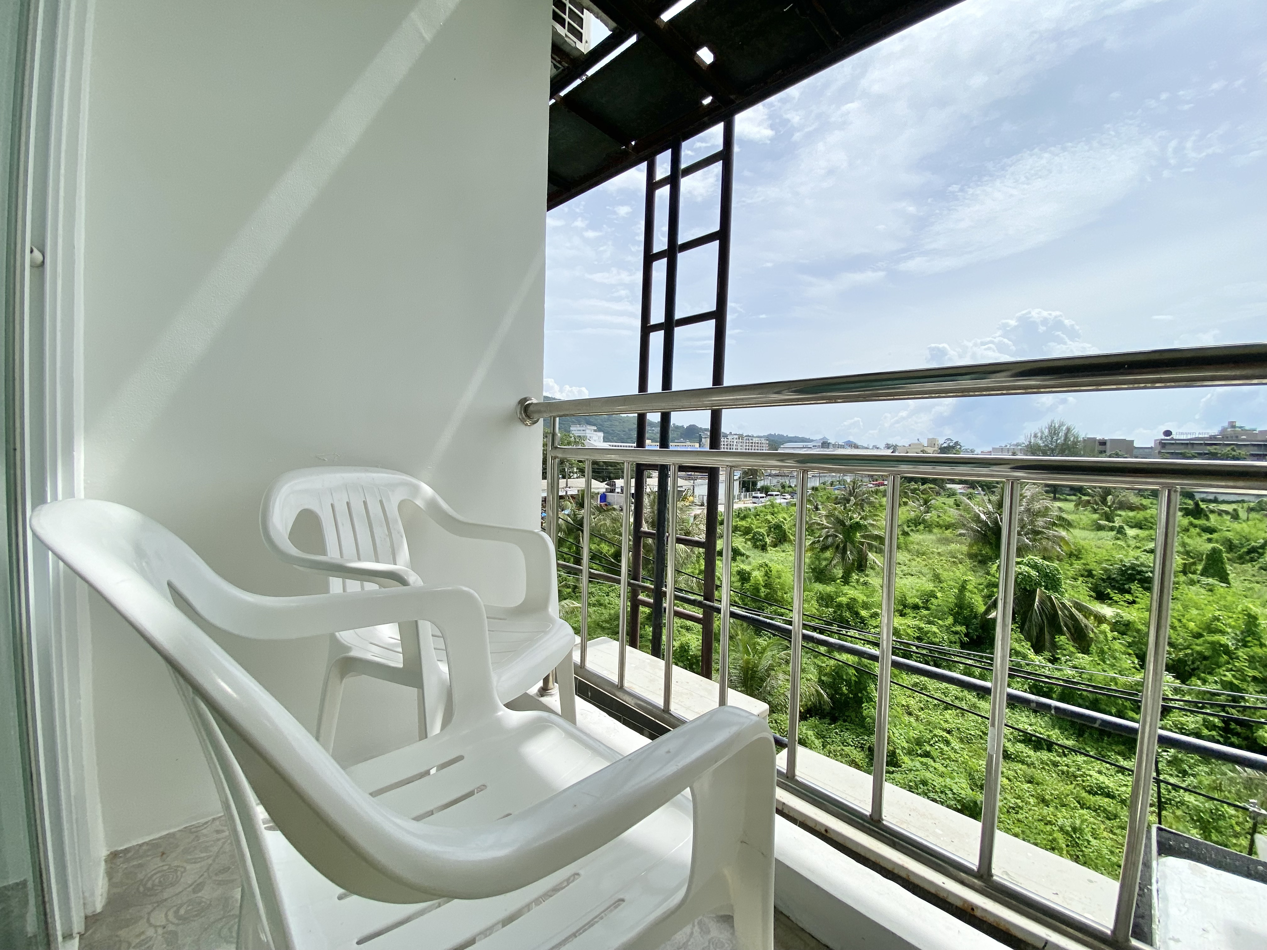 Double or Twin Deluxe