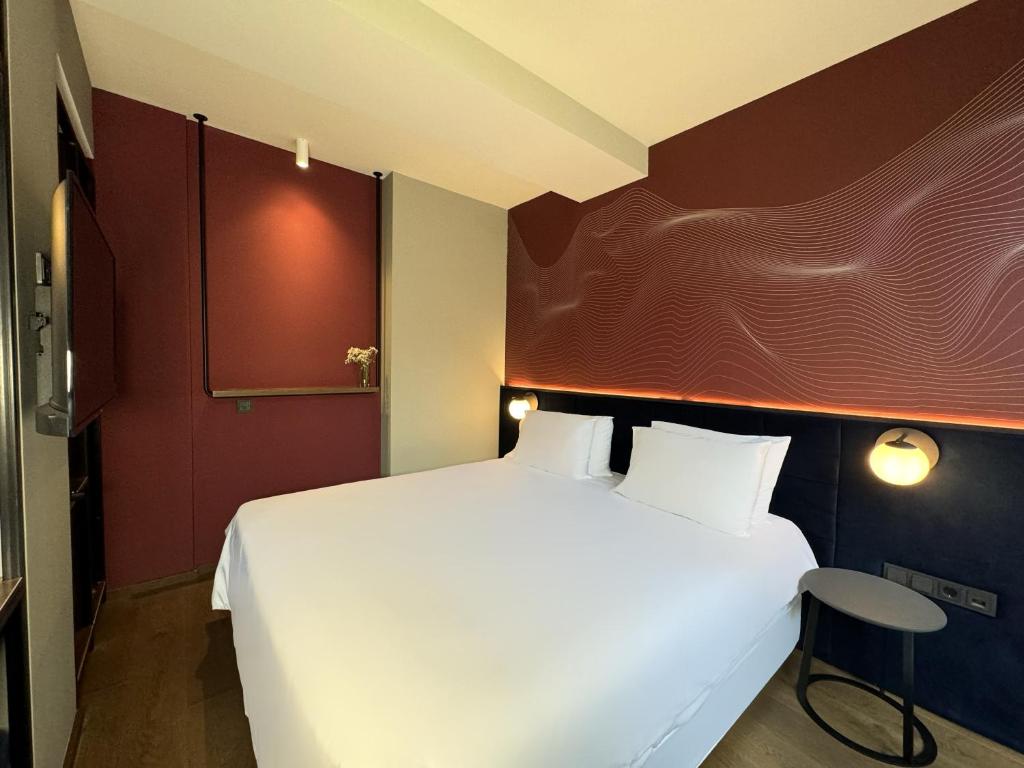 Double Deluxe King Bed