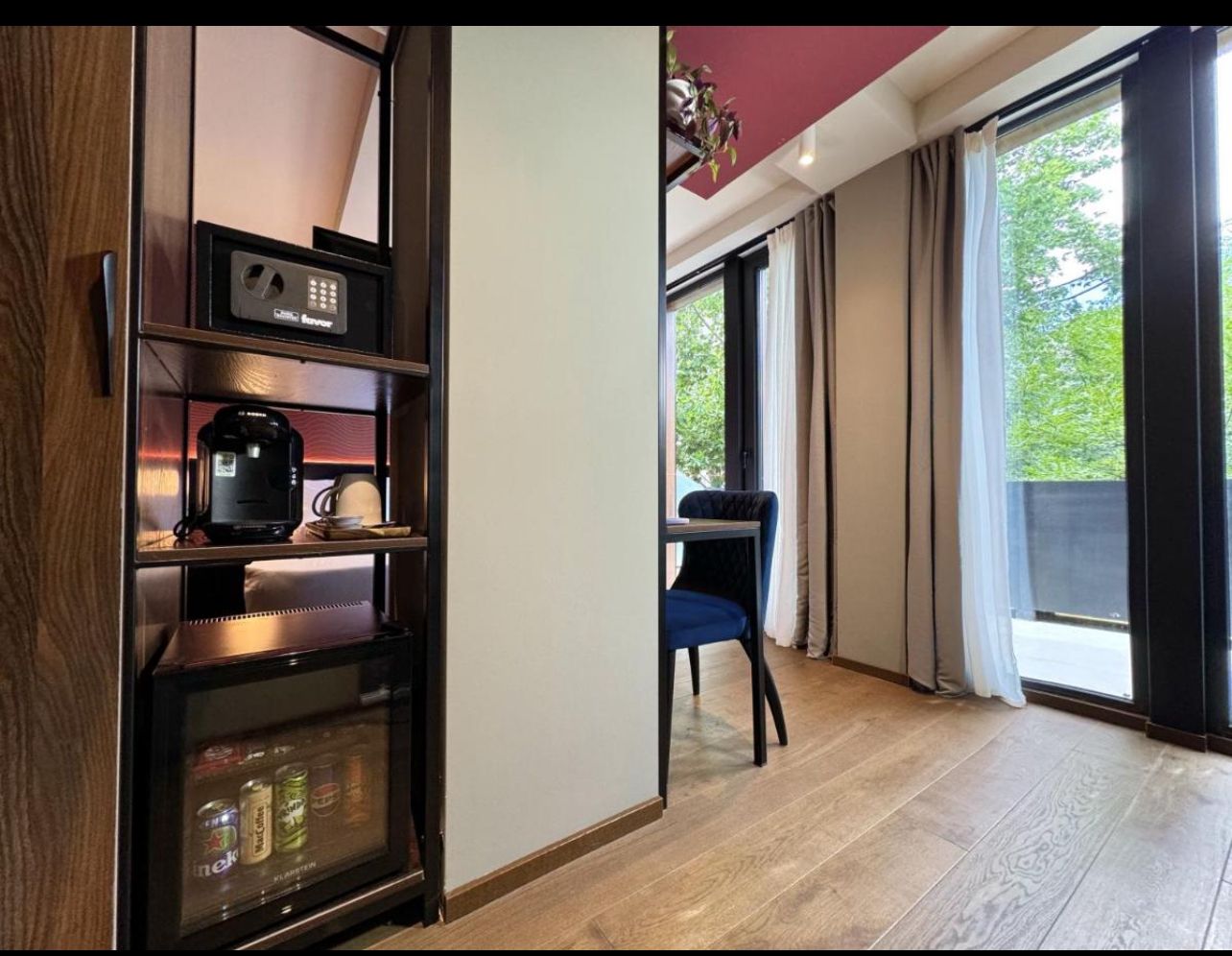 Double Deluxe King Bed