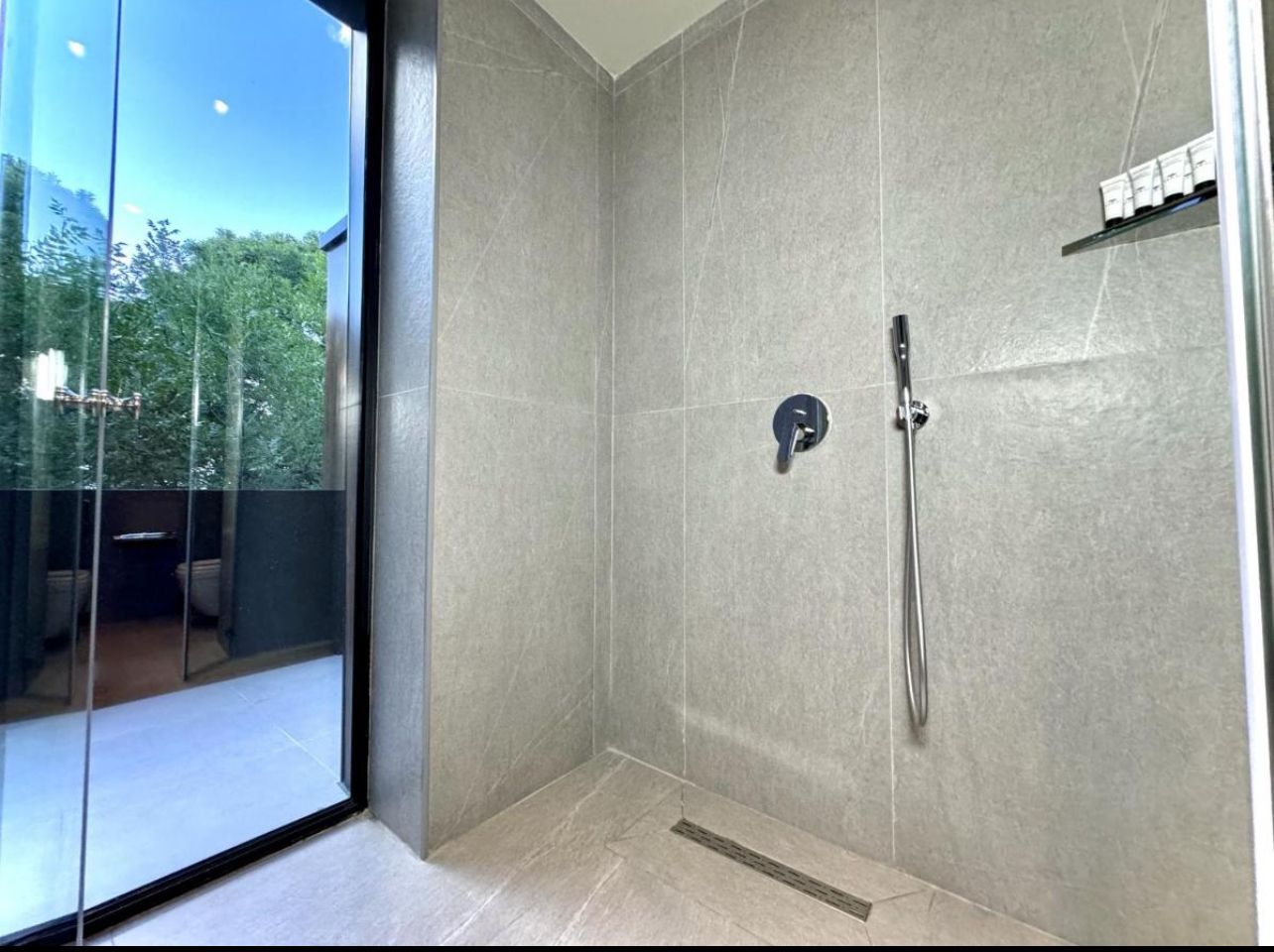 Double Deluxe King Bed