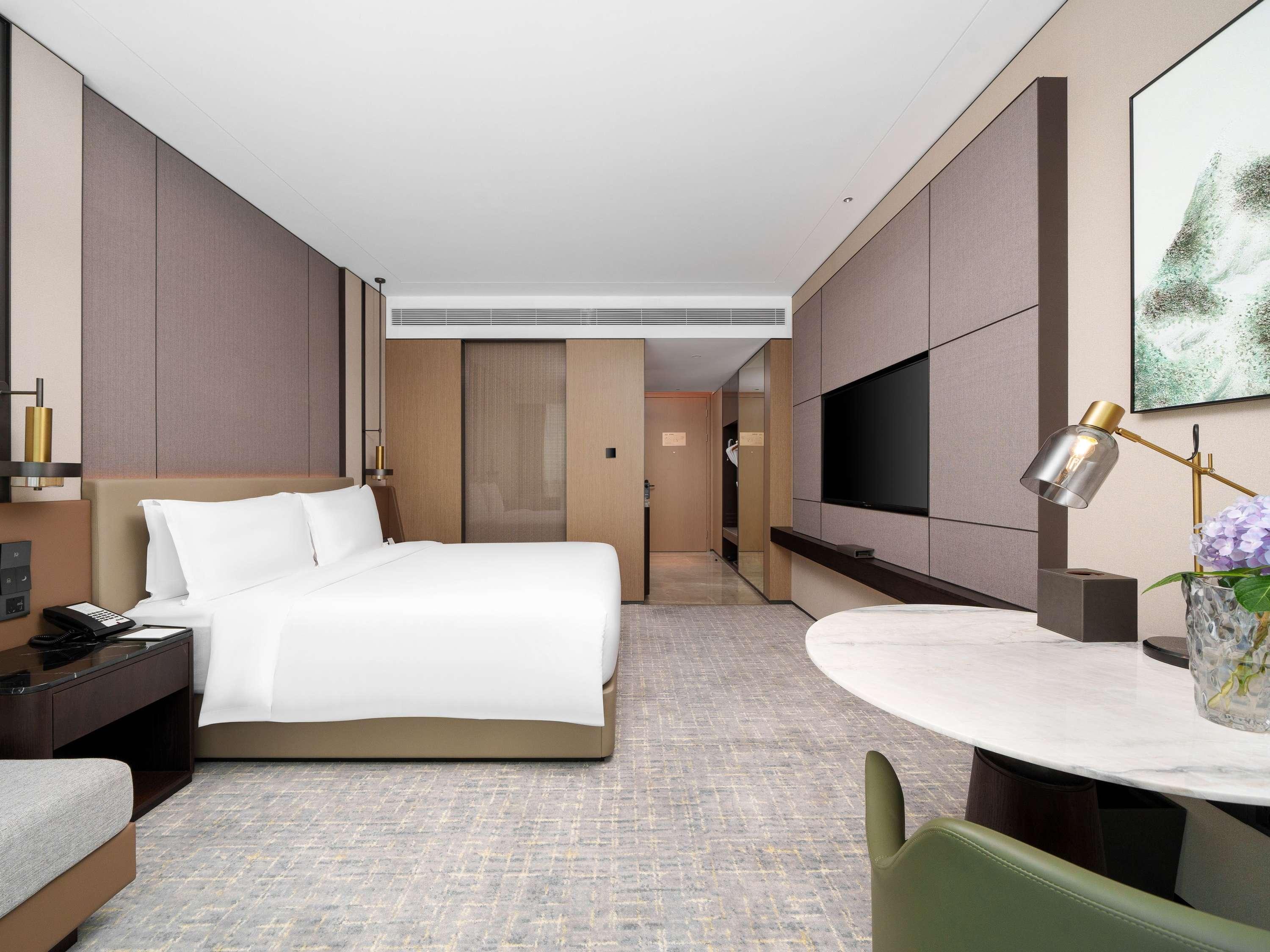 Double Superior King Bed