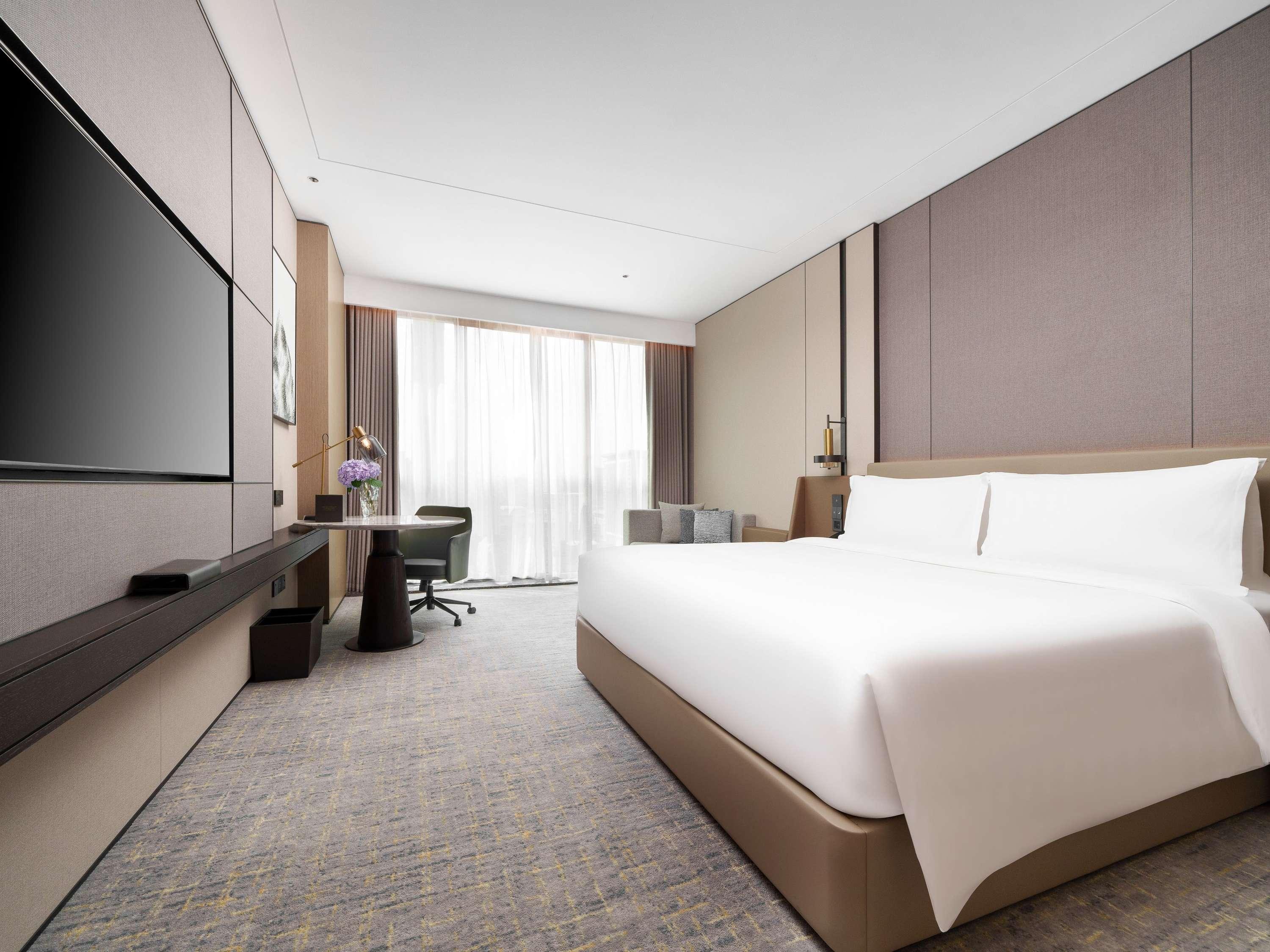 Double Superior King Bed