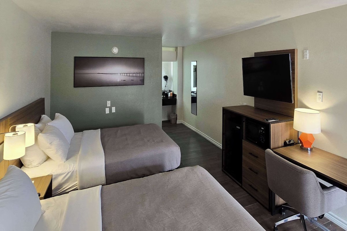 Suite Two Queen Beds Non Smoking