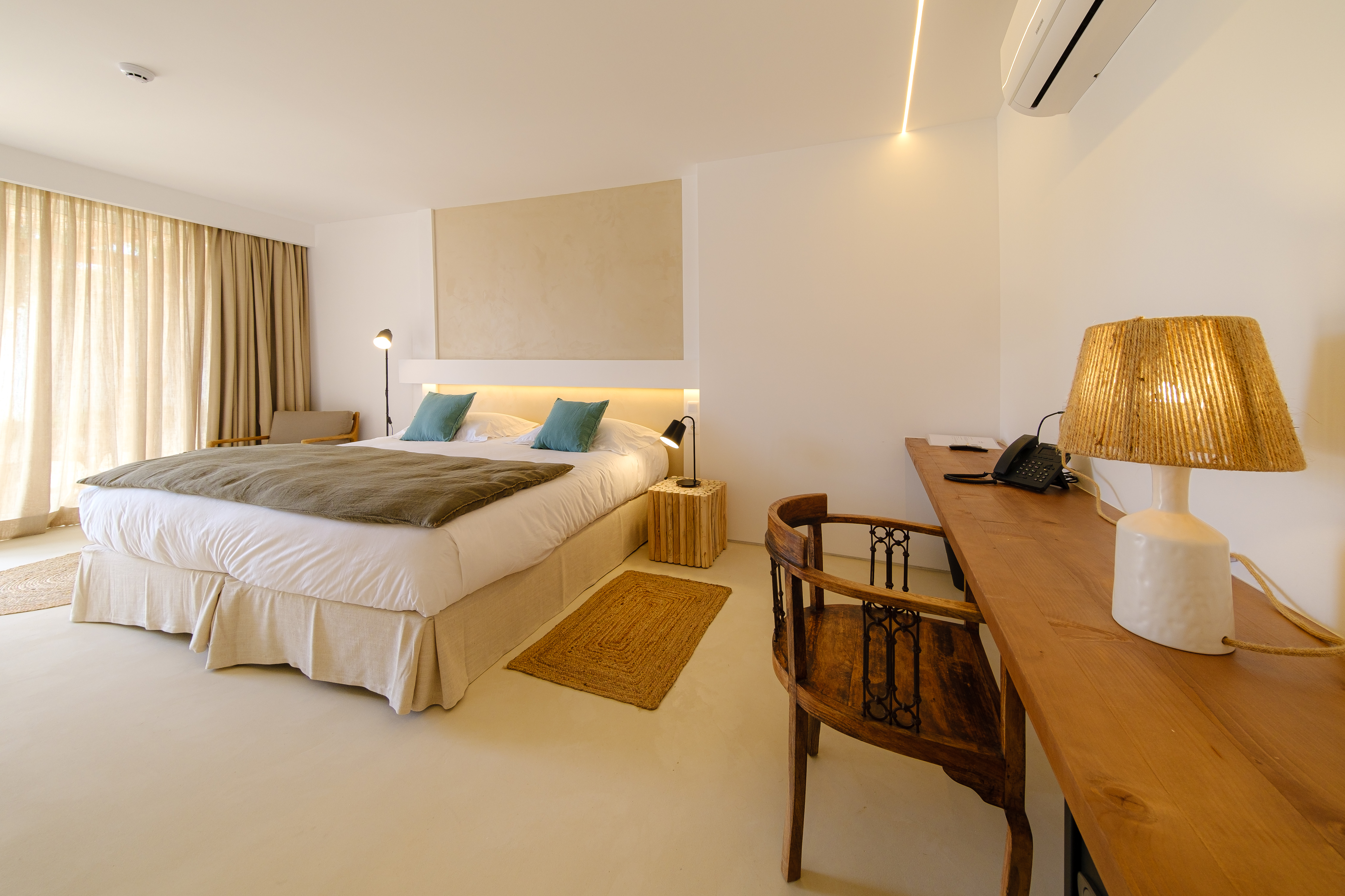 Double King Size Bed