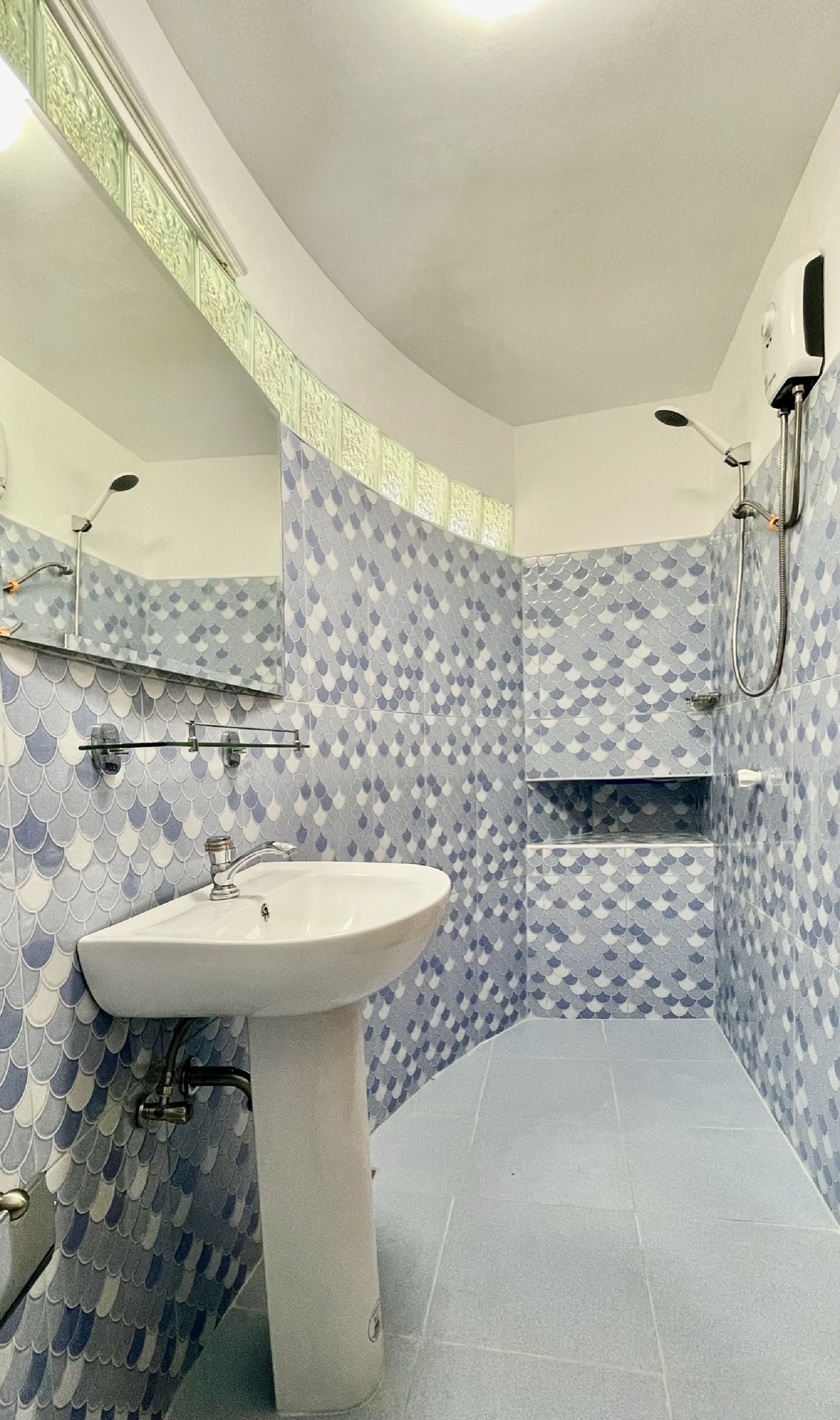 Triple Deluxe Queen Bed