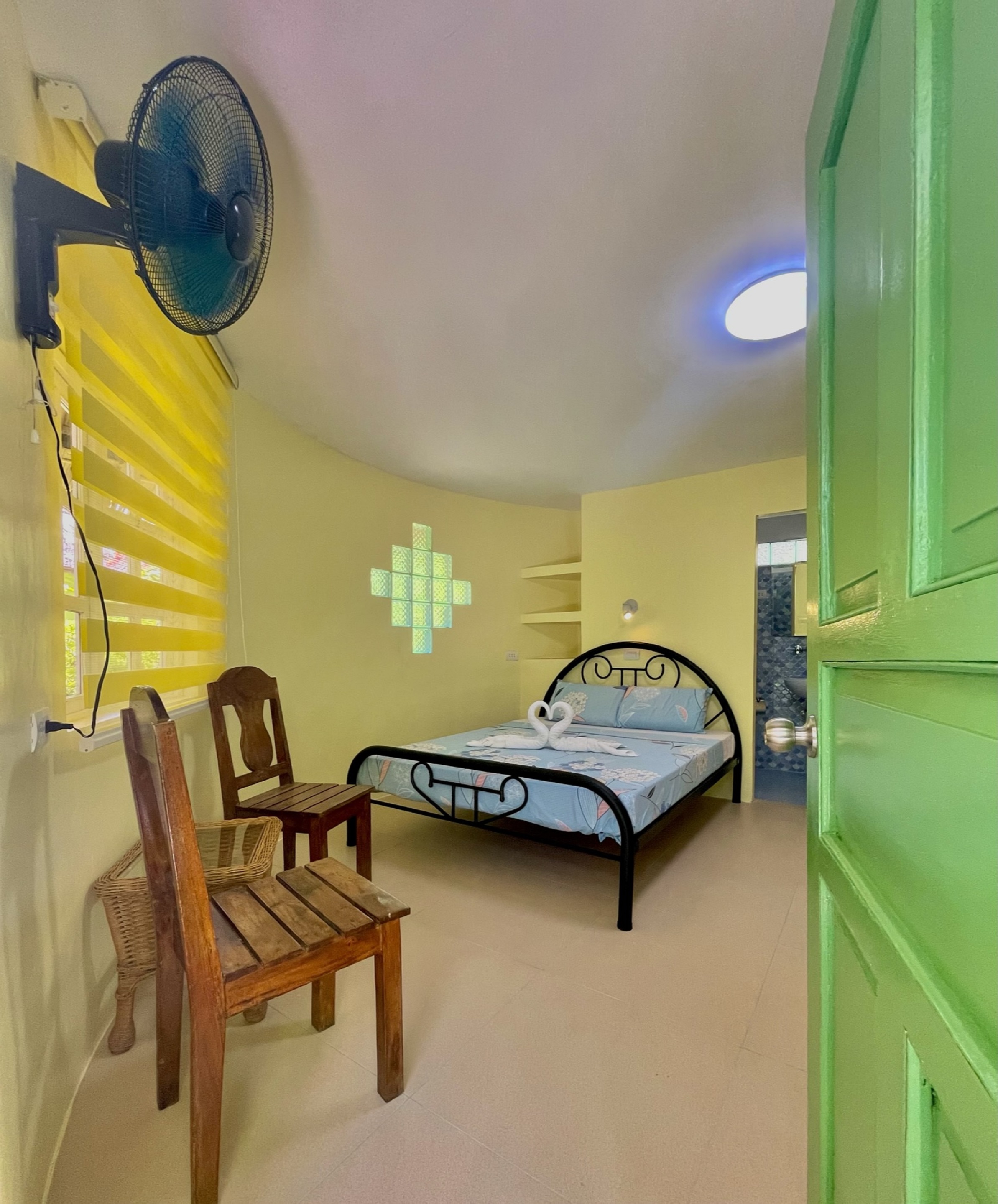 Triple Deluxe Queen Bed