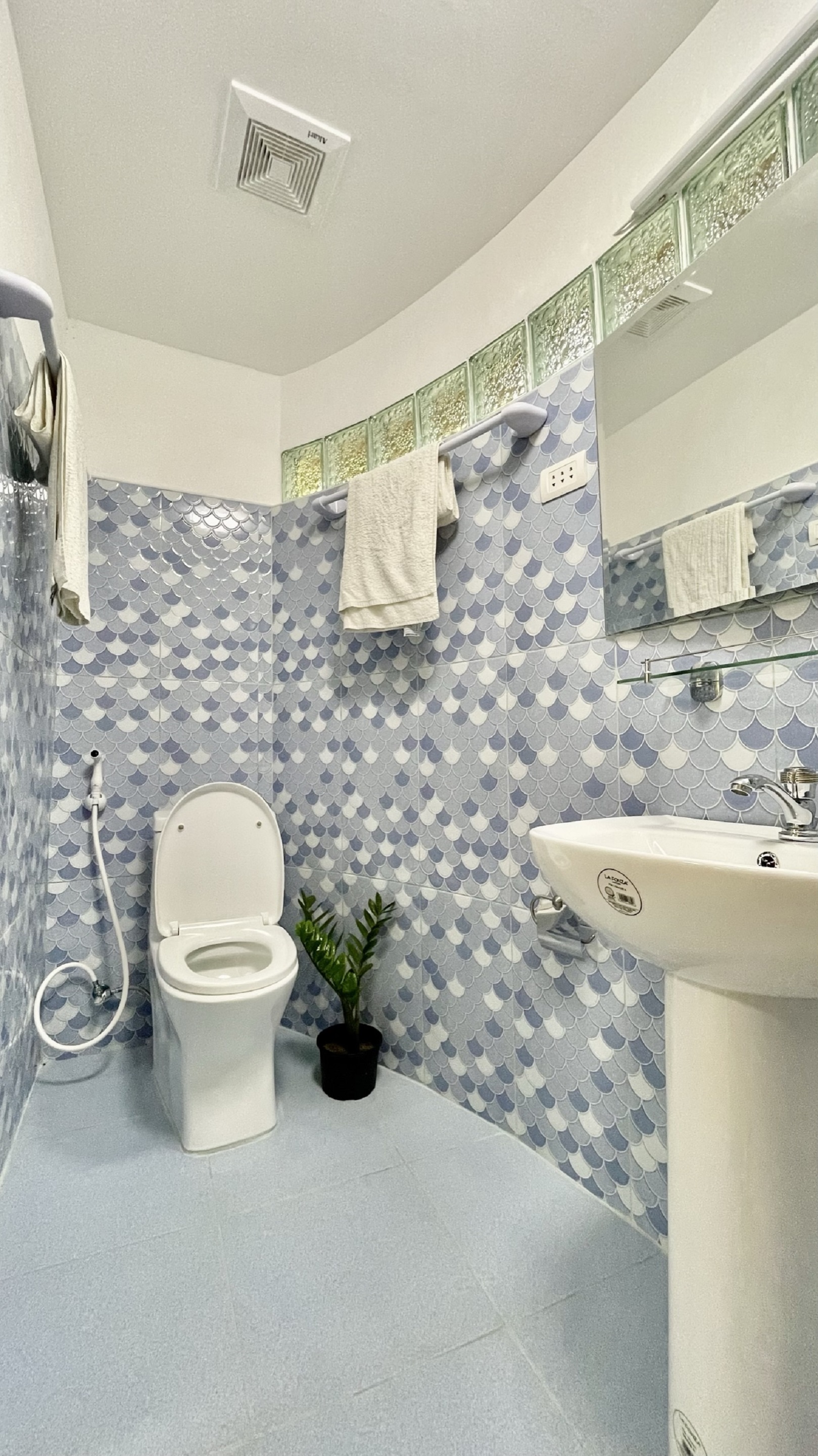 Triple Deluxe Queen Bed