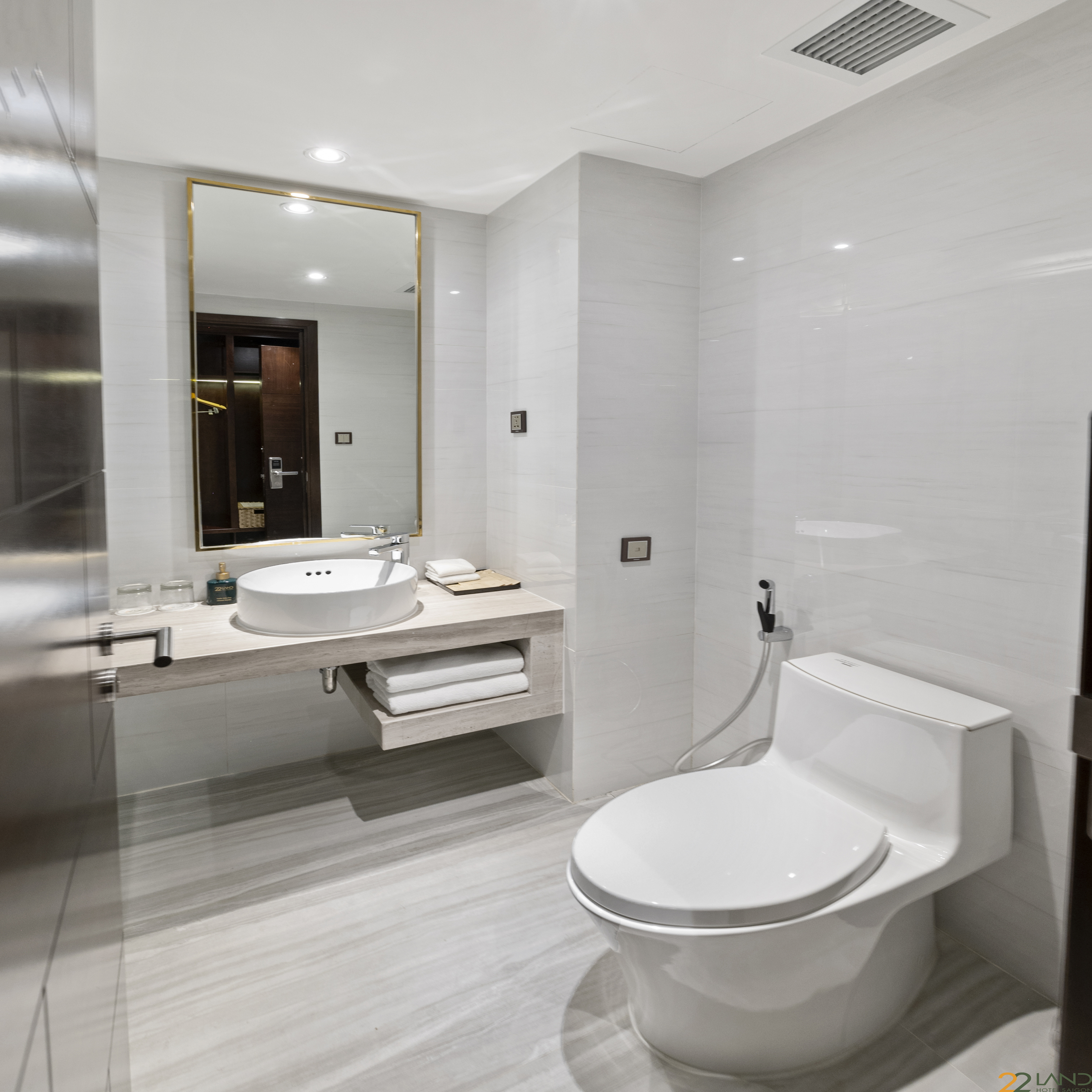 Twin Deluxe Two Beds