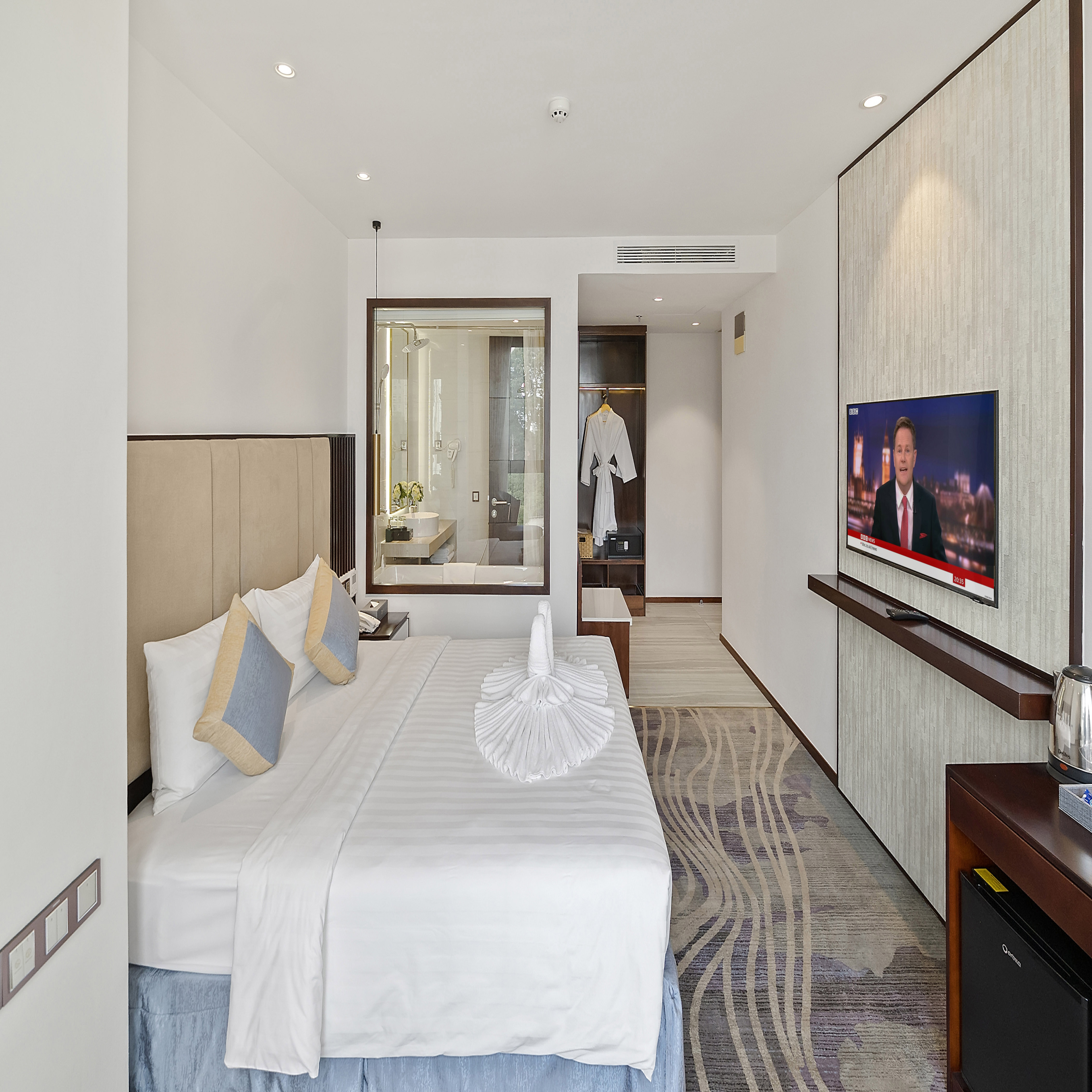 Double Deluxe One Bed