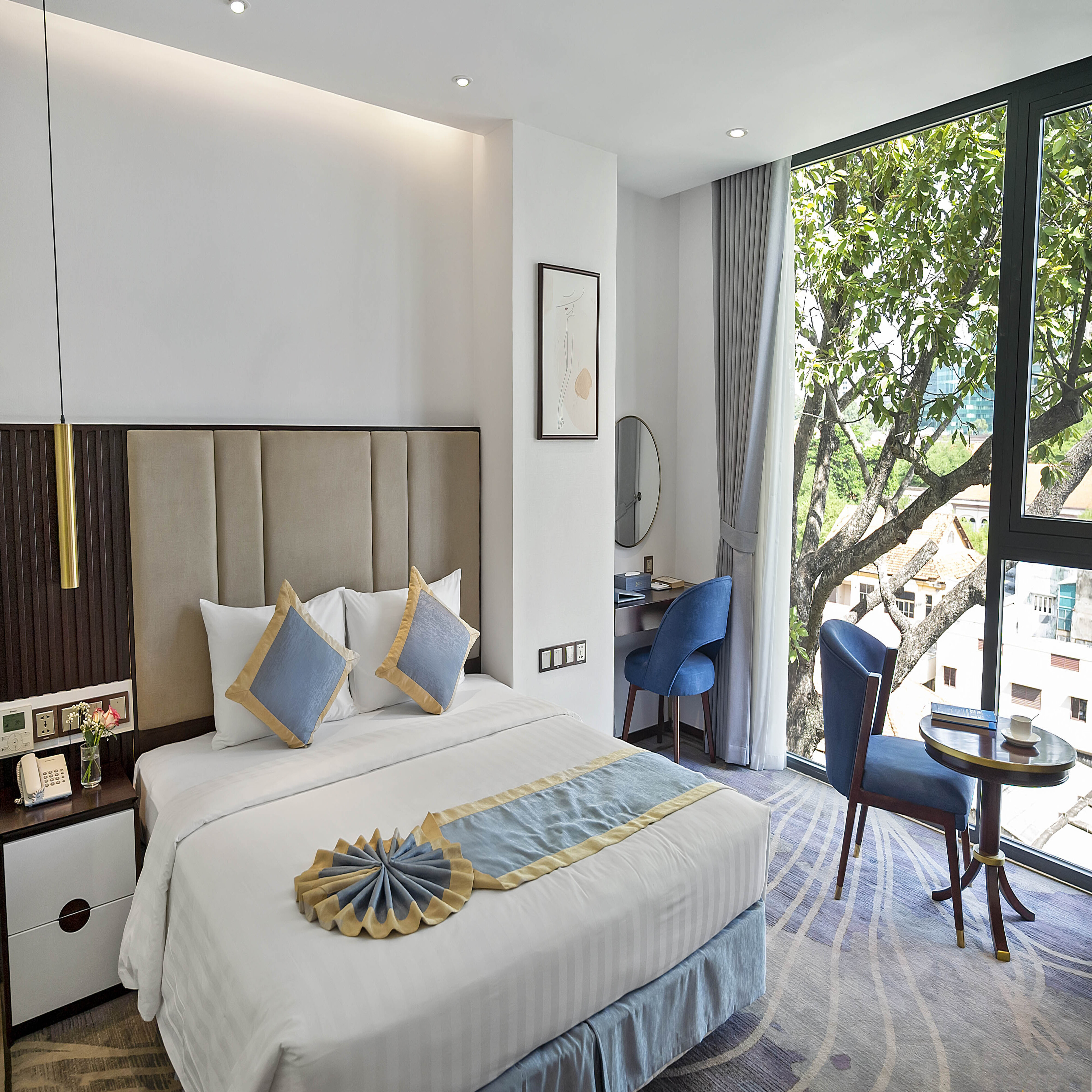 Double Deluxe One Bed