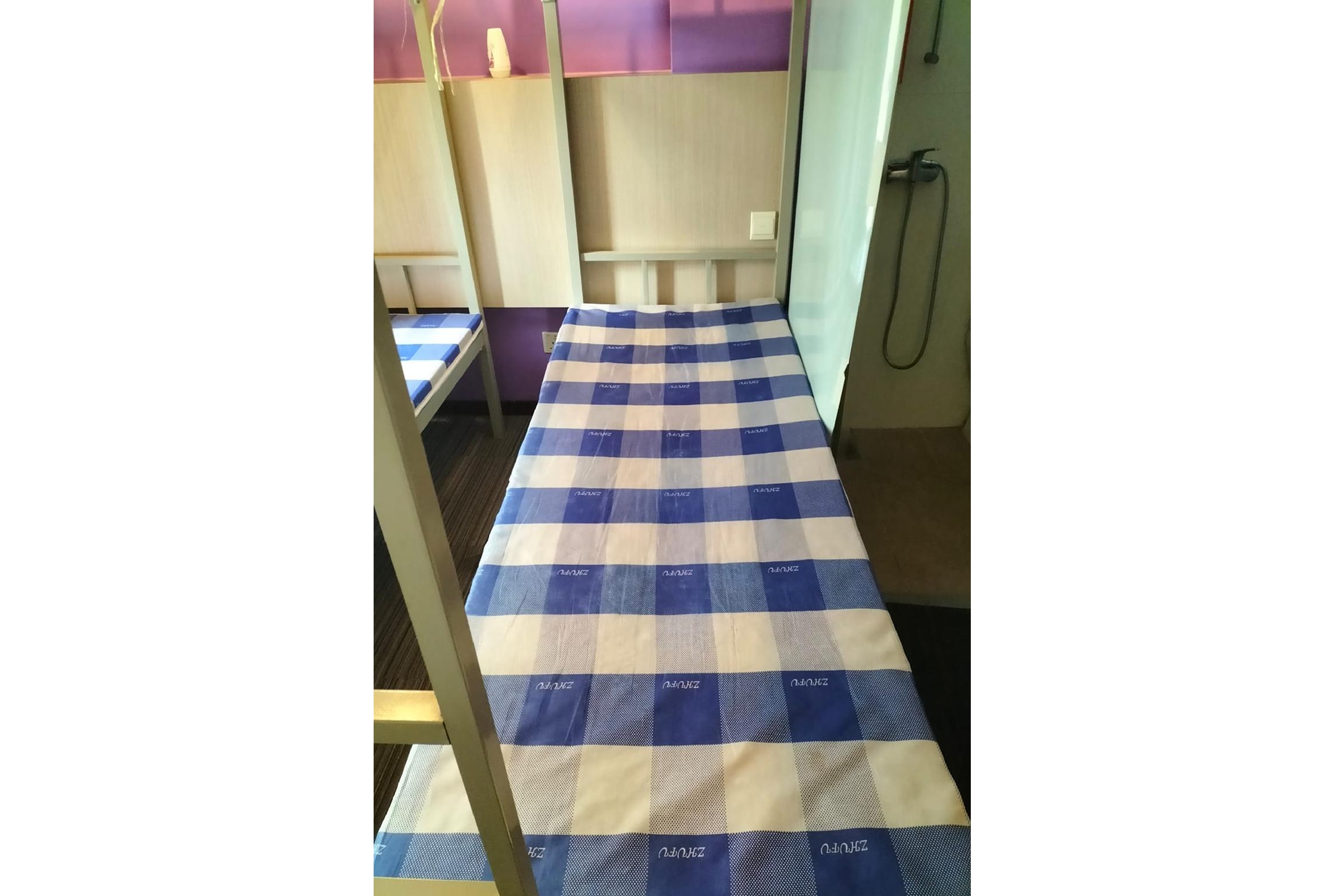 Bed in Dormitory Standard