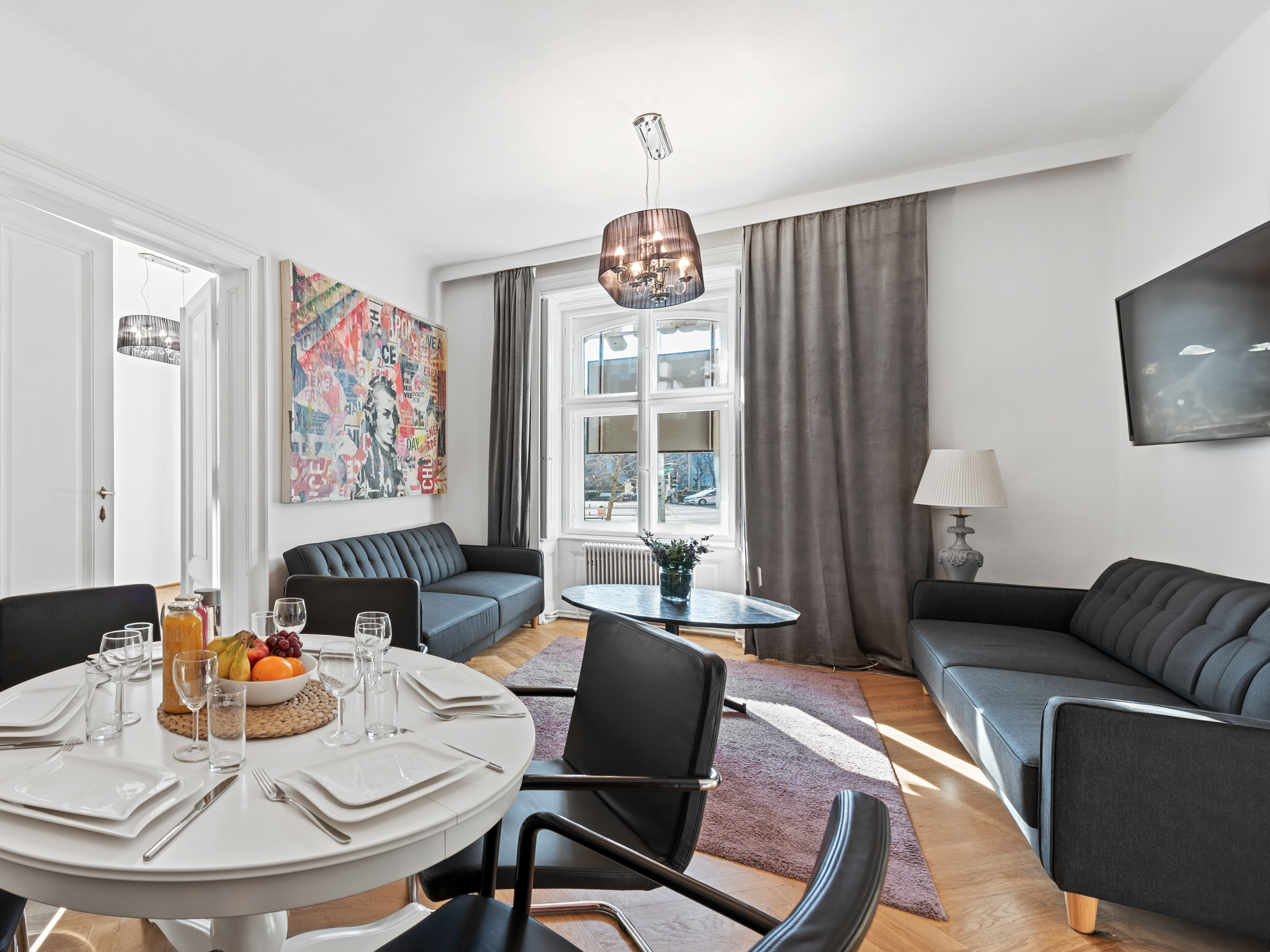 Apartment Three Bedrooms Two Bathrooms