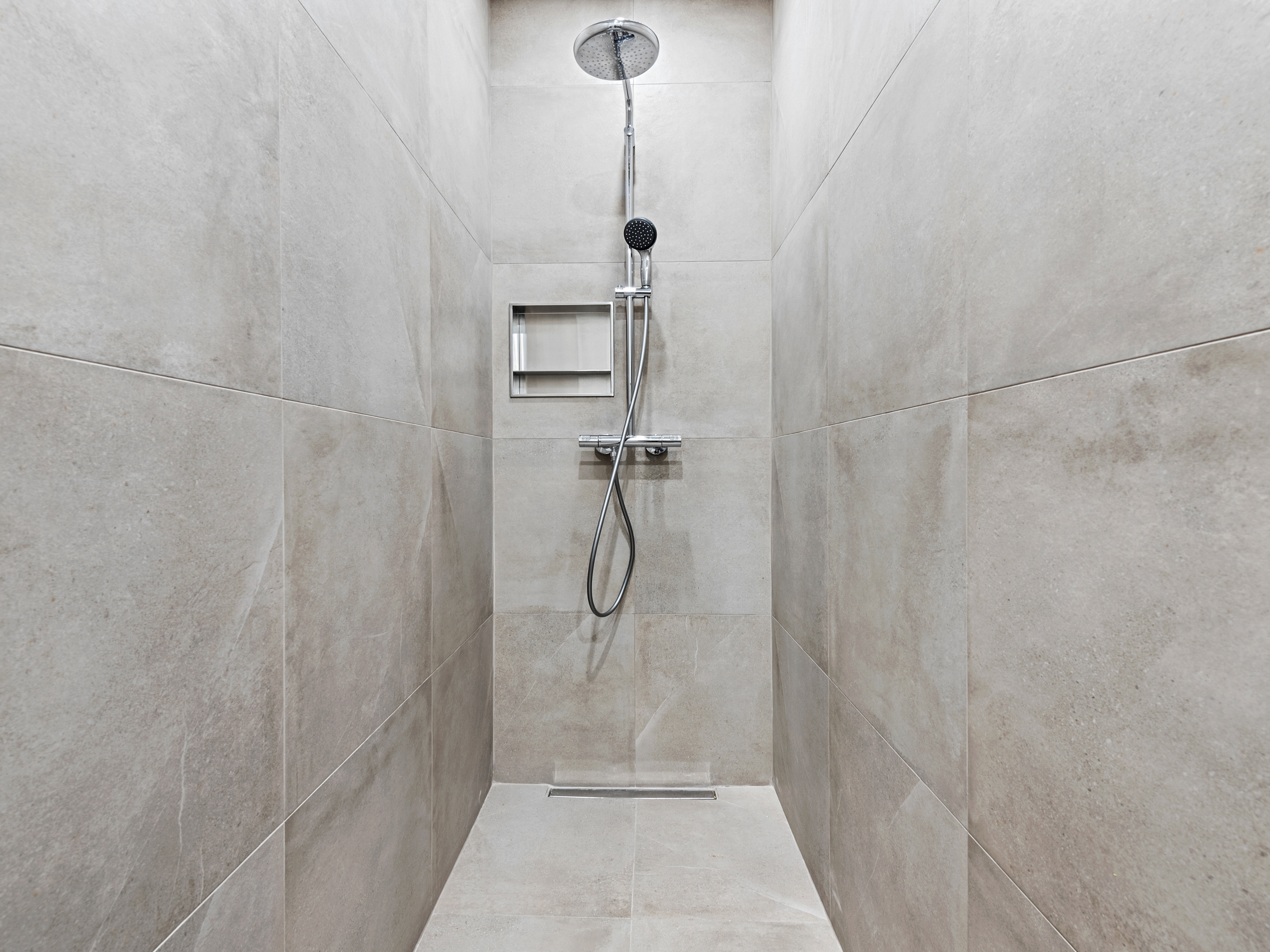 Apartment Three Bedrooms Two Bathrooms