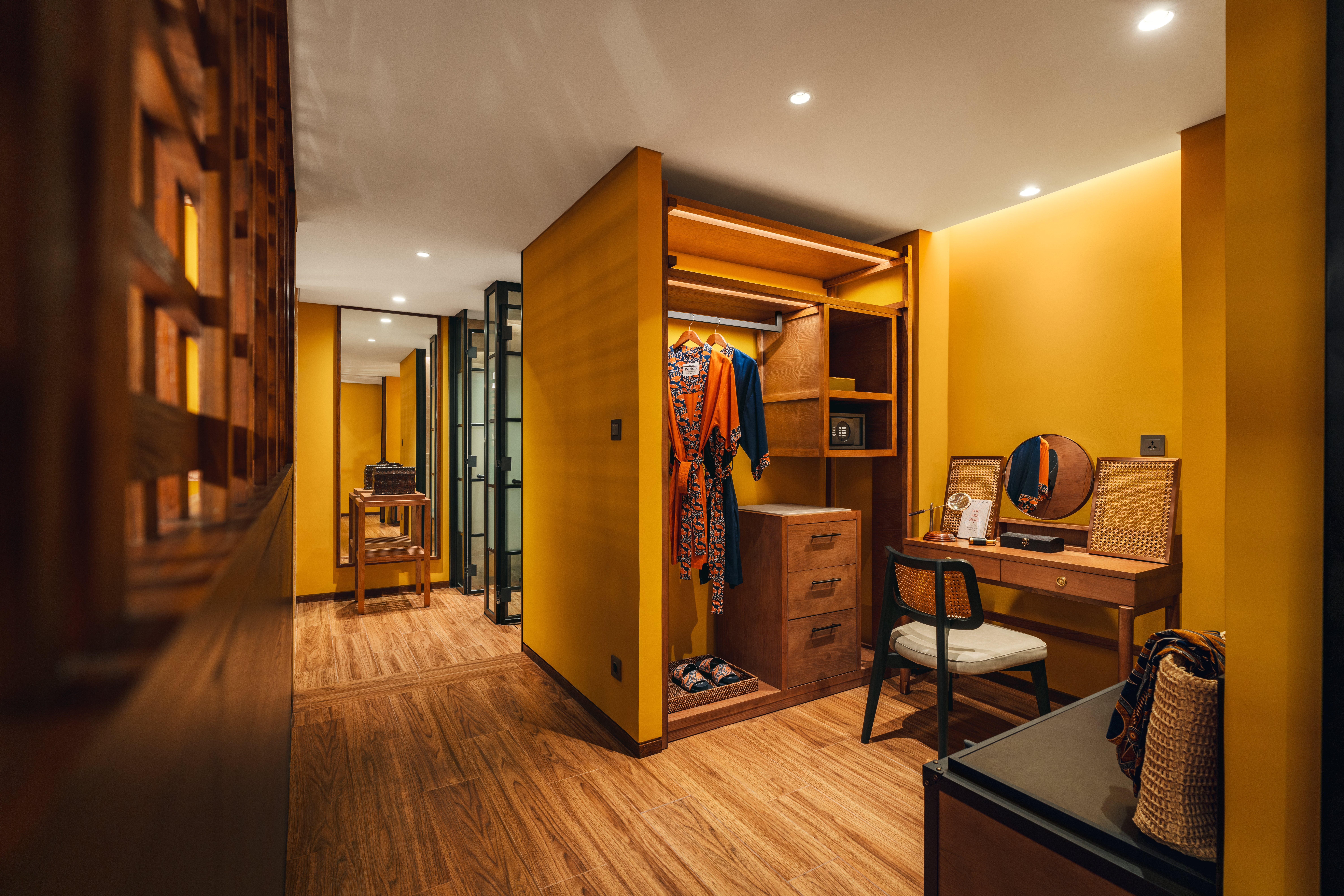 Suite Ocean View King Bed