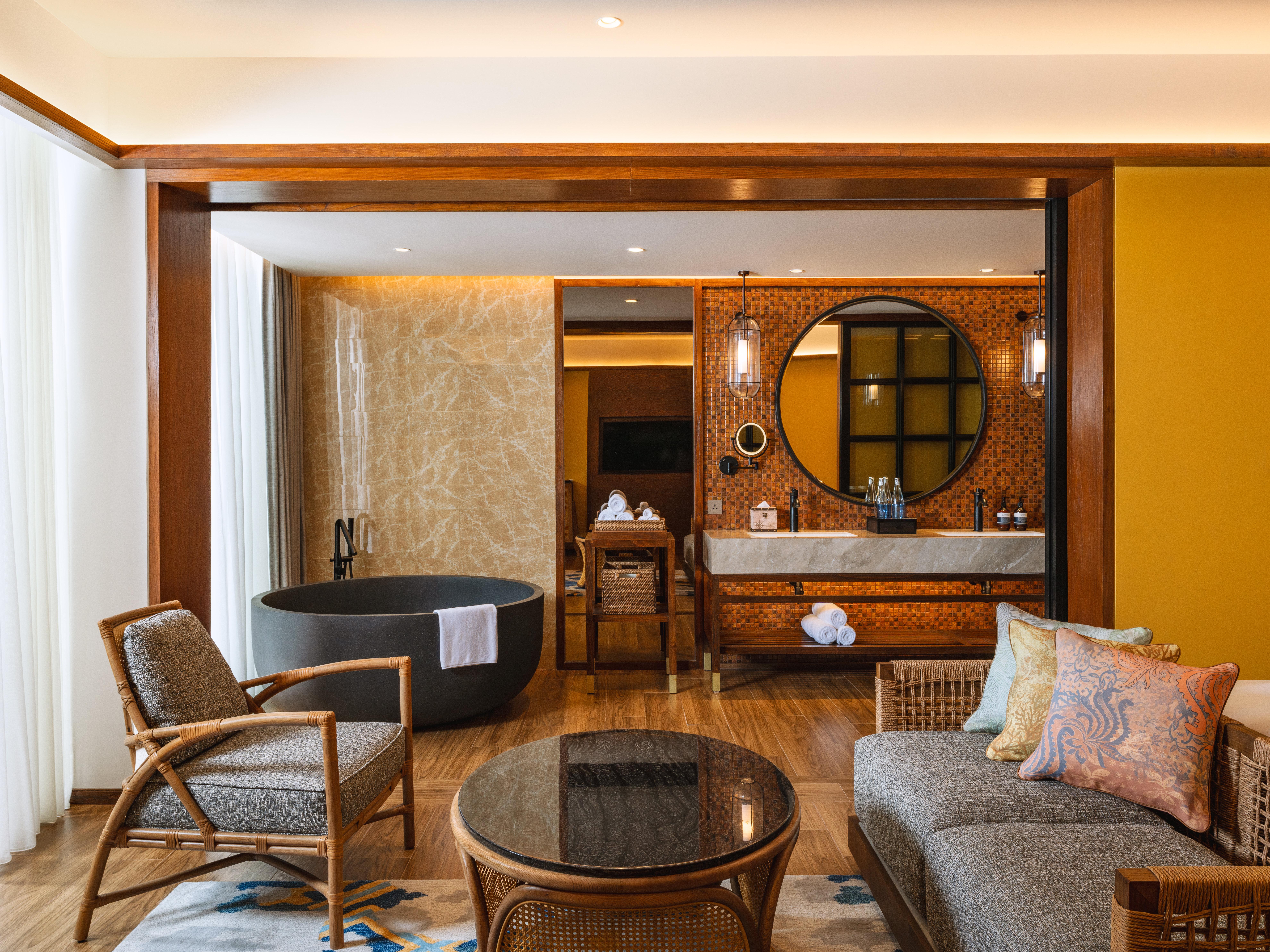 Suite Ocean View King Bed