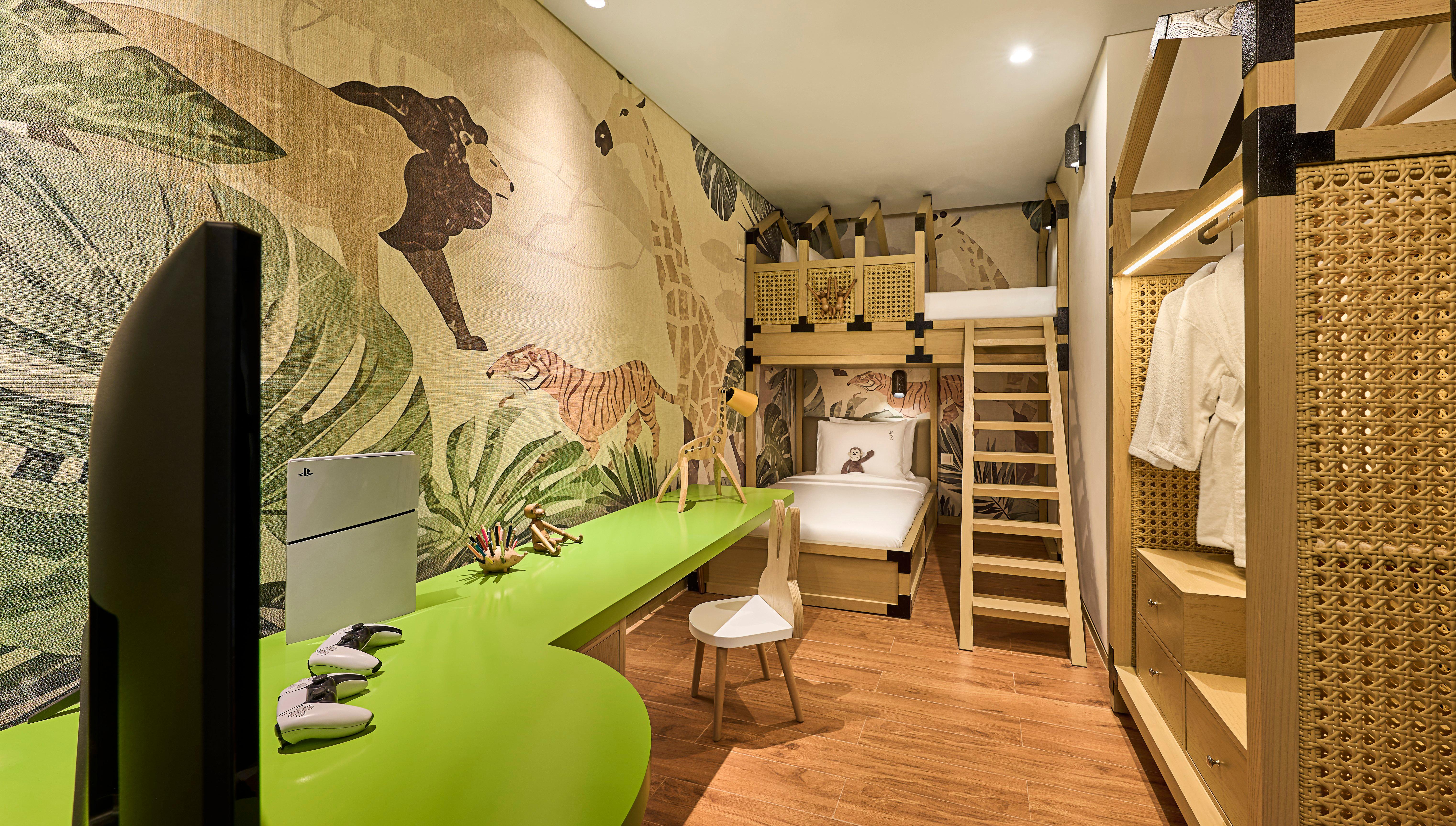 Suite Pool View One Bedroom