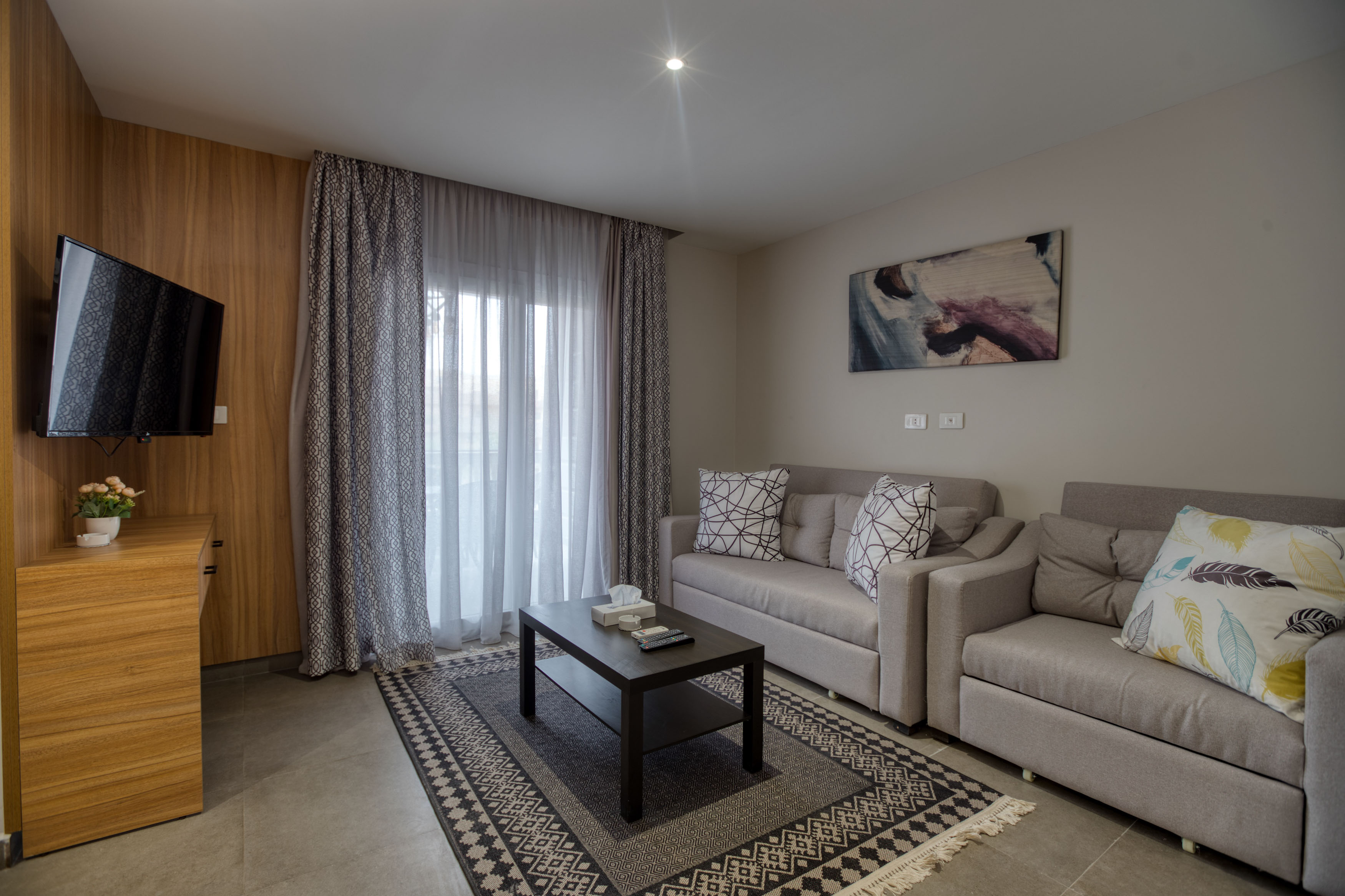 Family Room Capacity 6