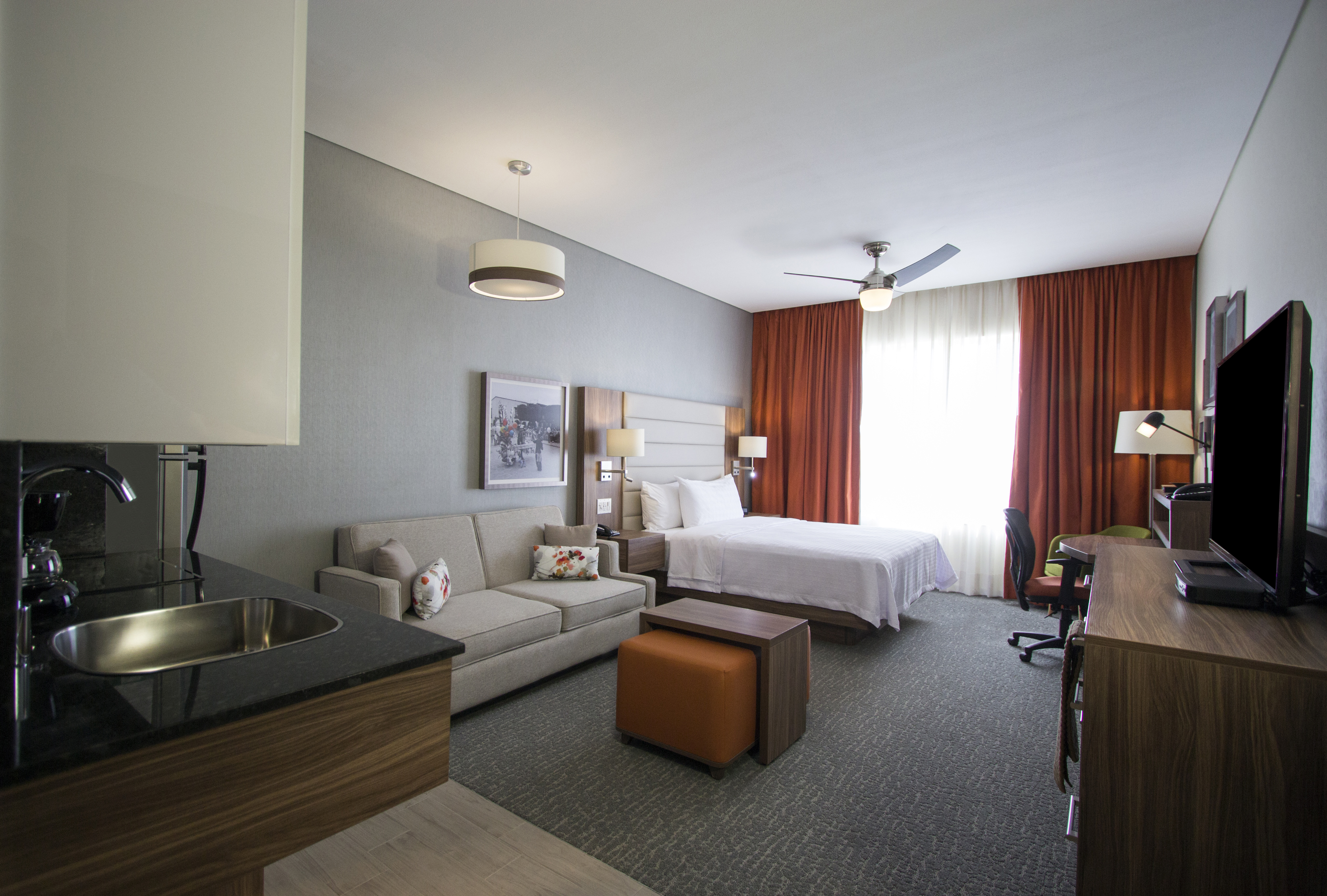 Suite Queen Size Bed