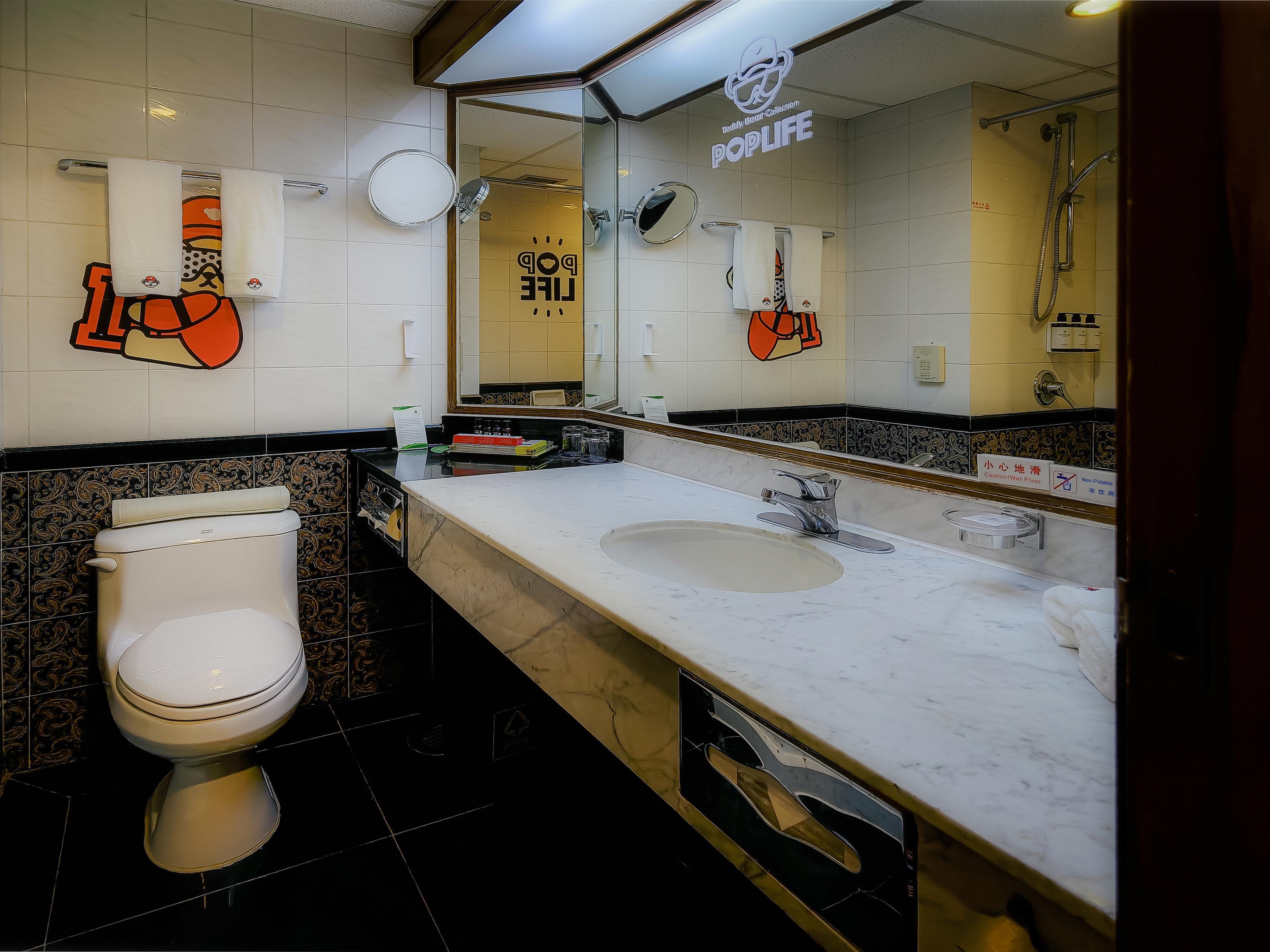 Suite with Kitchenette