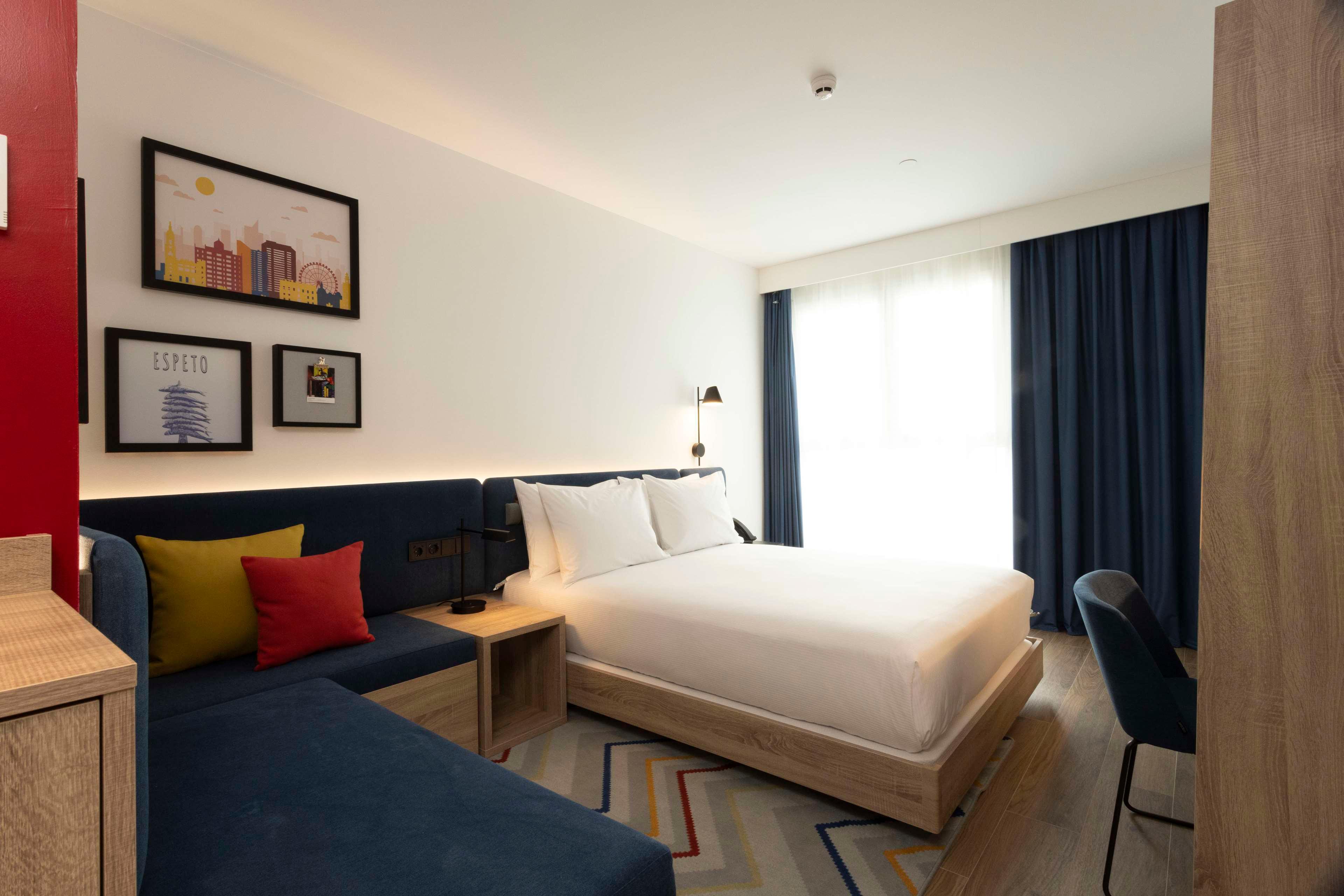 Double Queen Size Bed