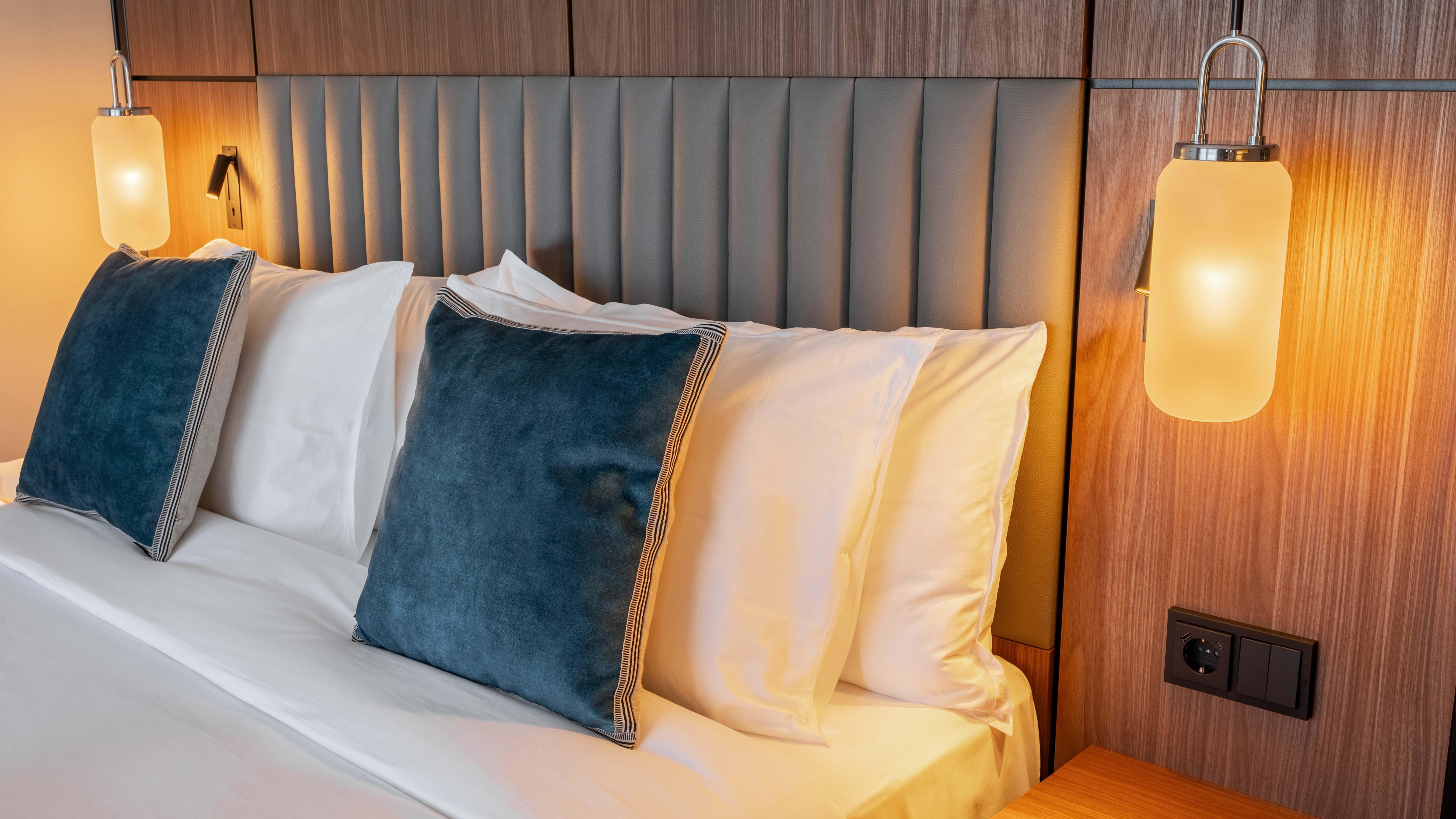 Double Queen Size Bed