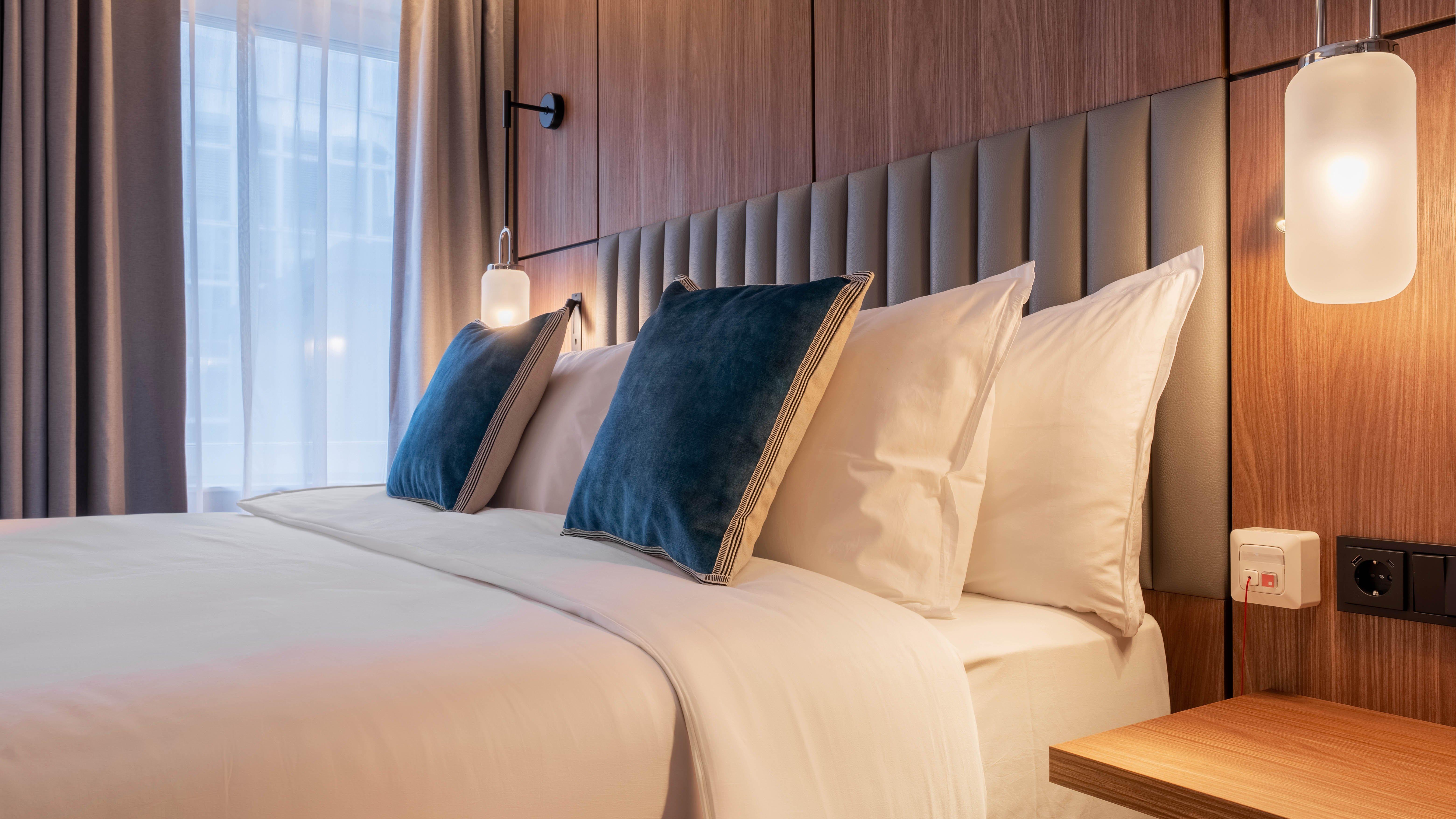 Double Accessible-queen Size Bed