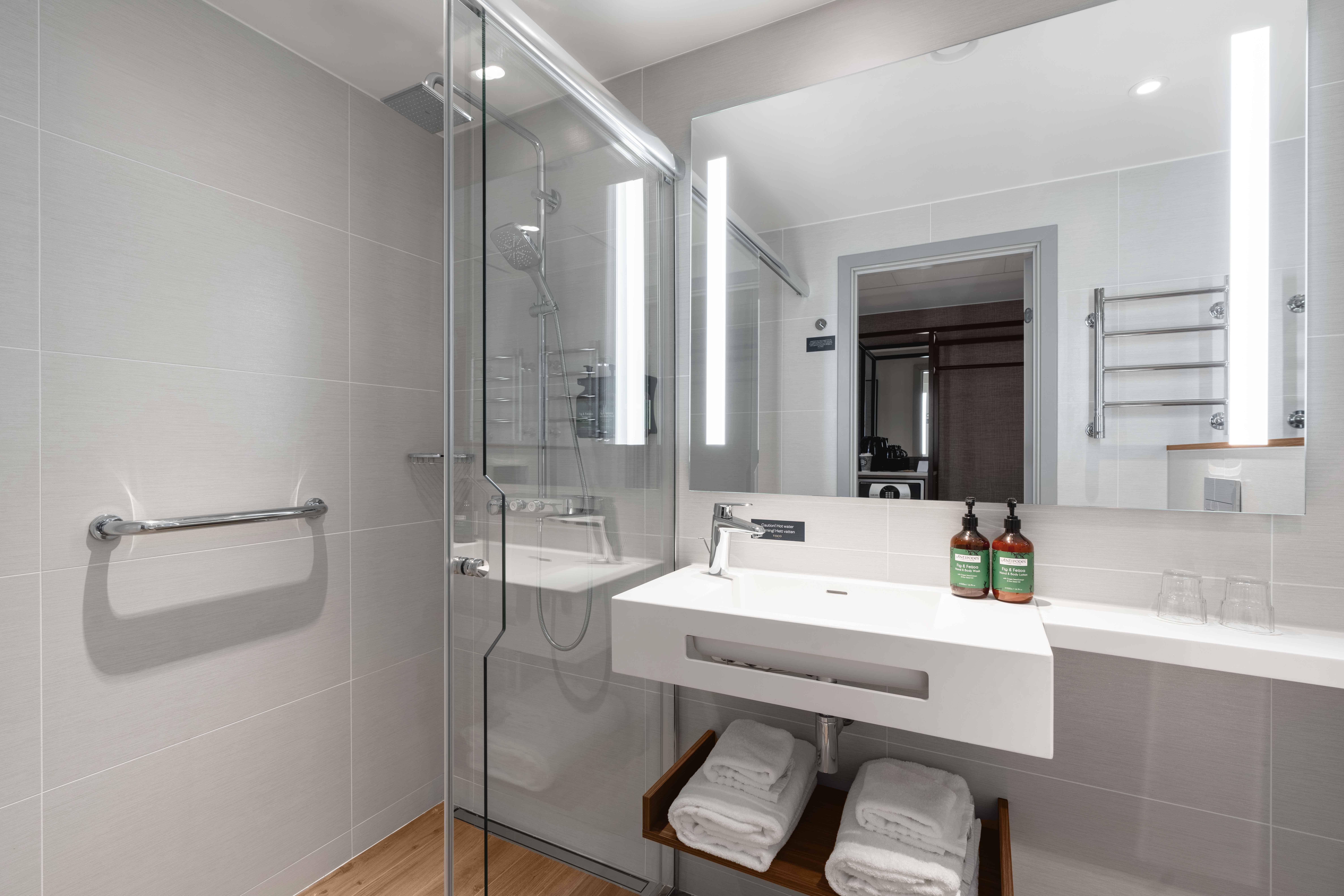 Double Accessible-queen Size Bed