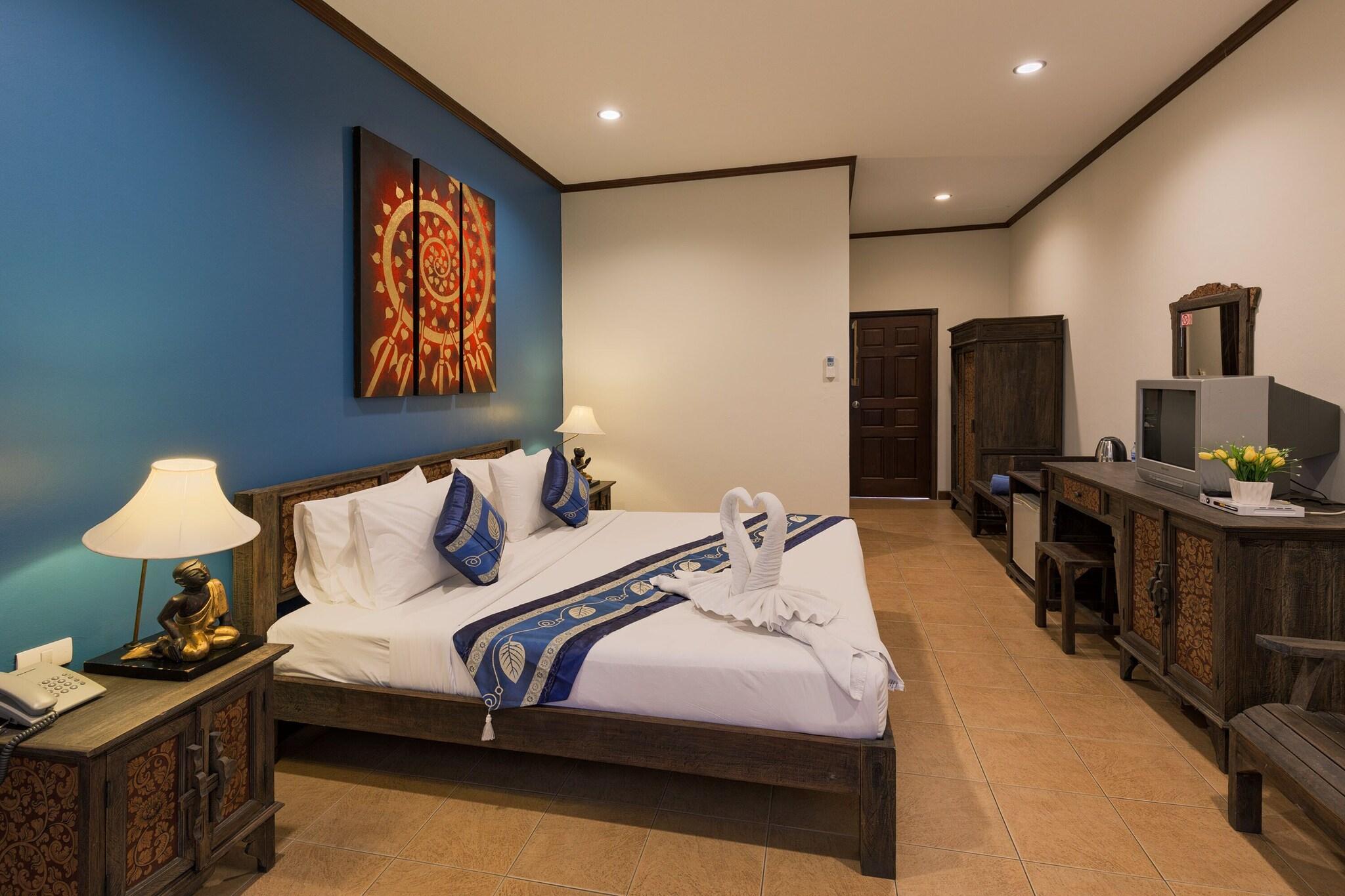 Double or Twin Deluxe Two Beds