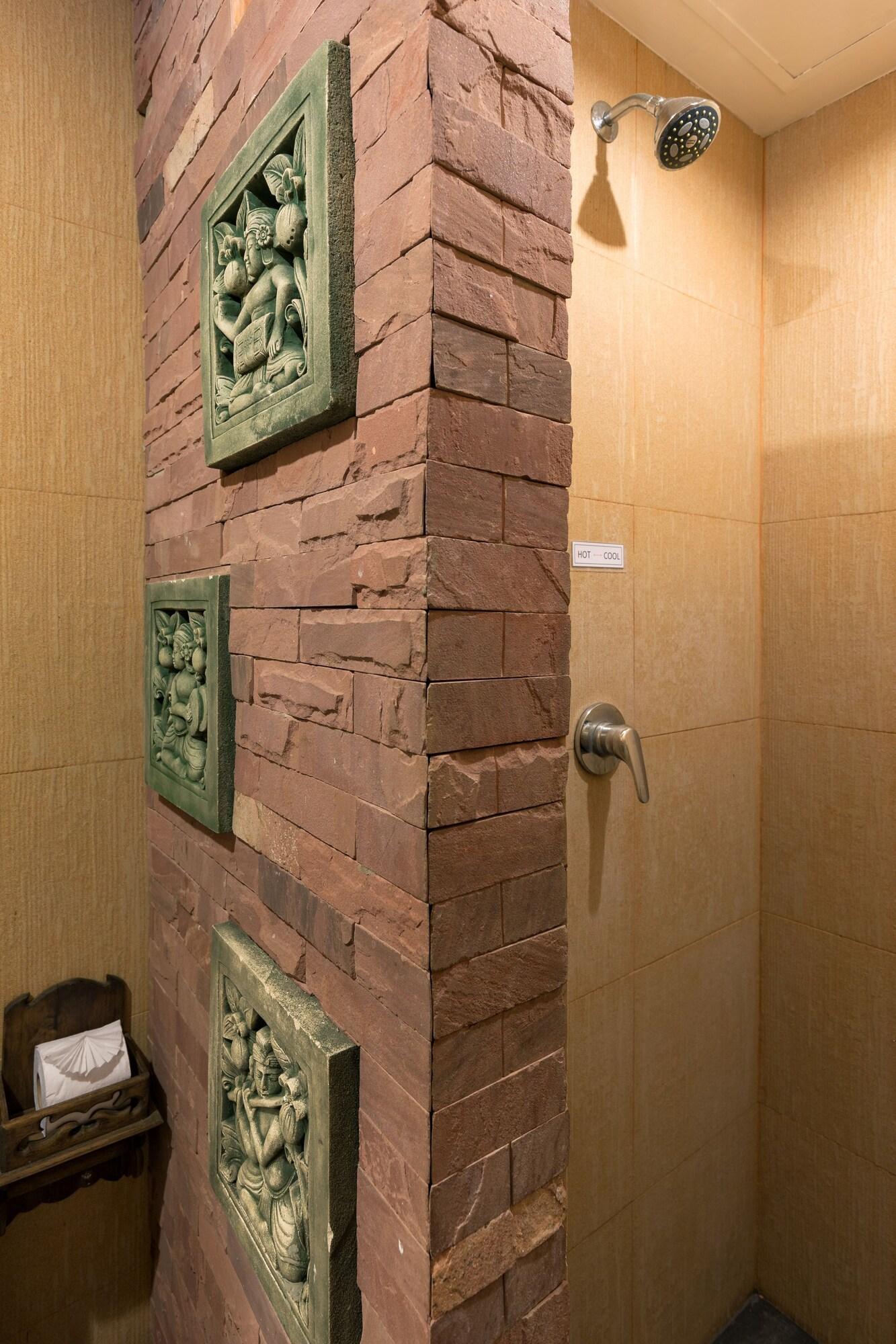 Double or Twin Deluxe Two Beds