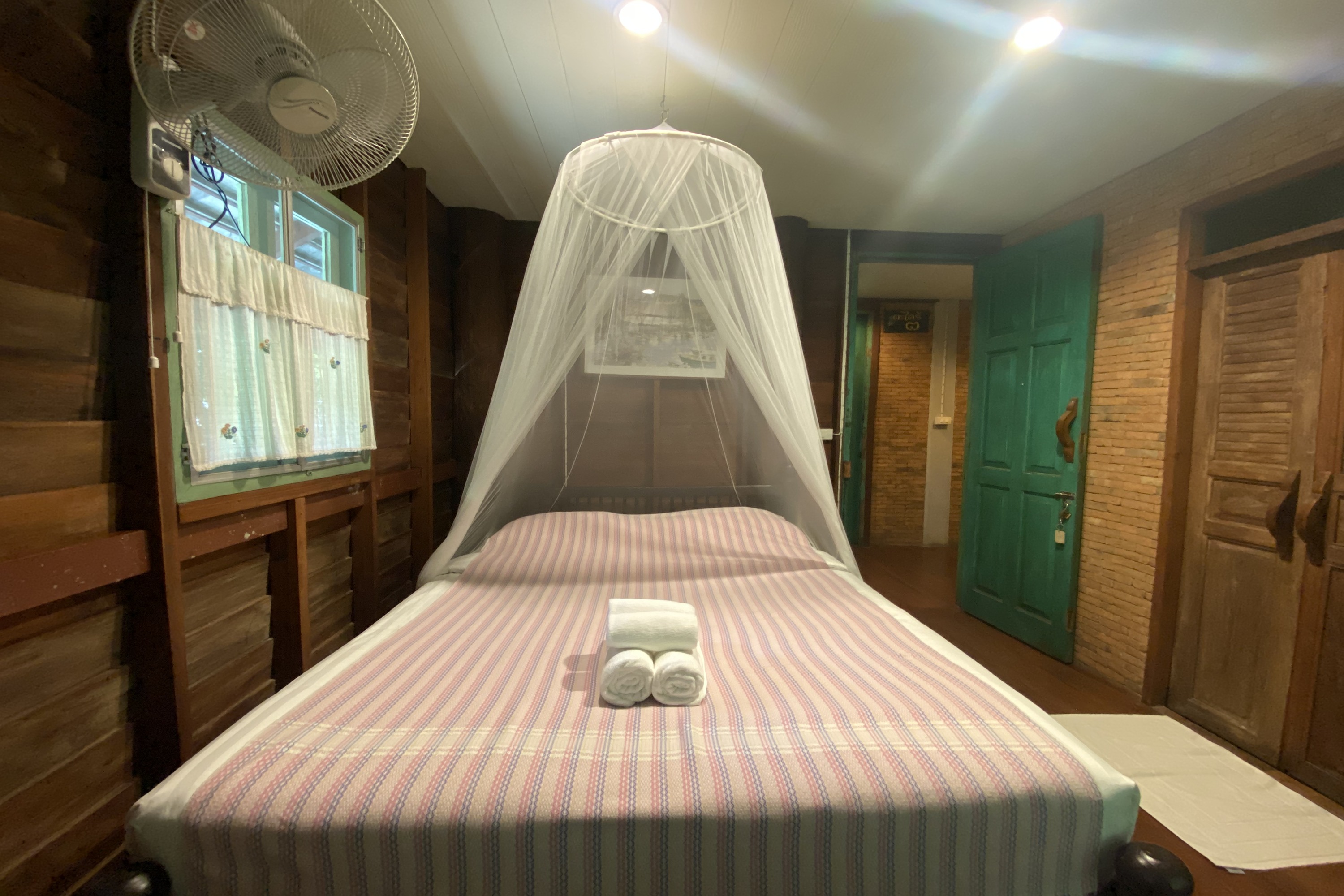 Double No Air Conditioning