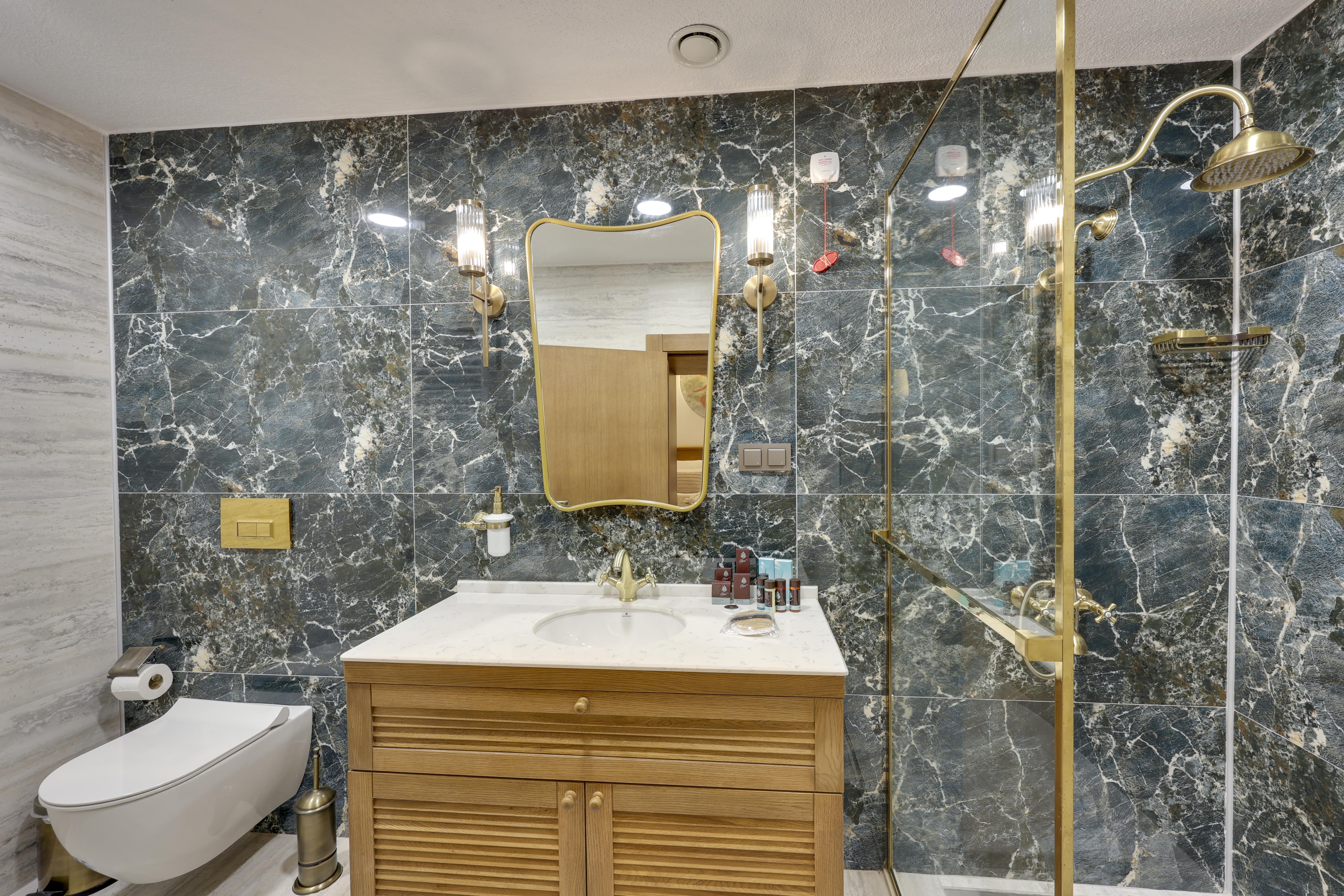 Double Deluxe One Bed