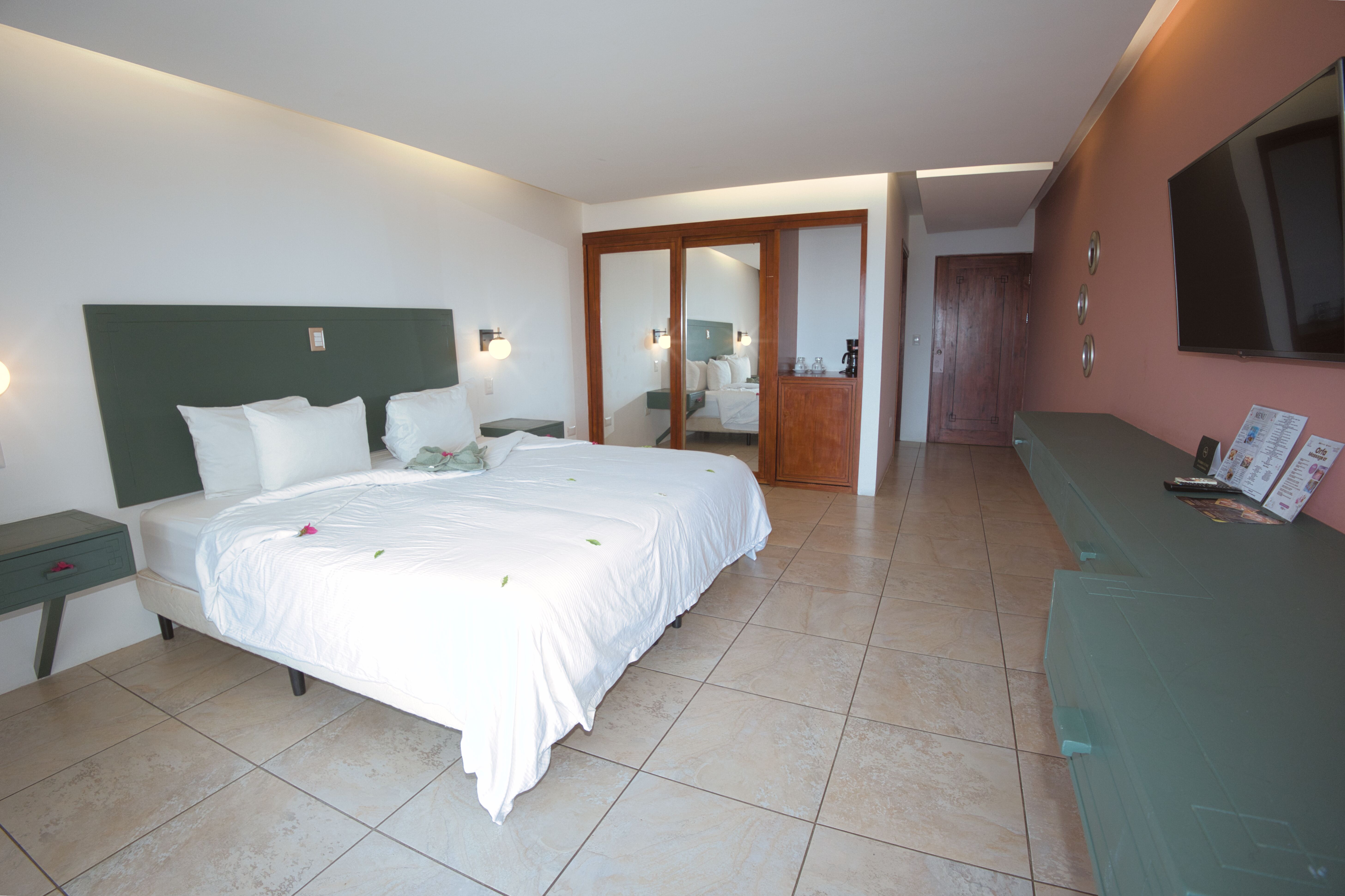 Double Sea View King Bed