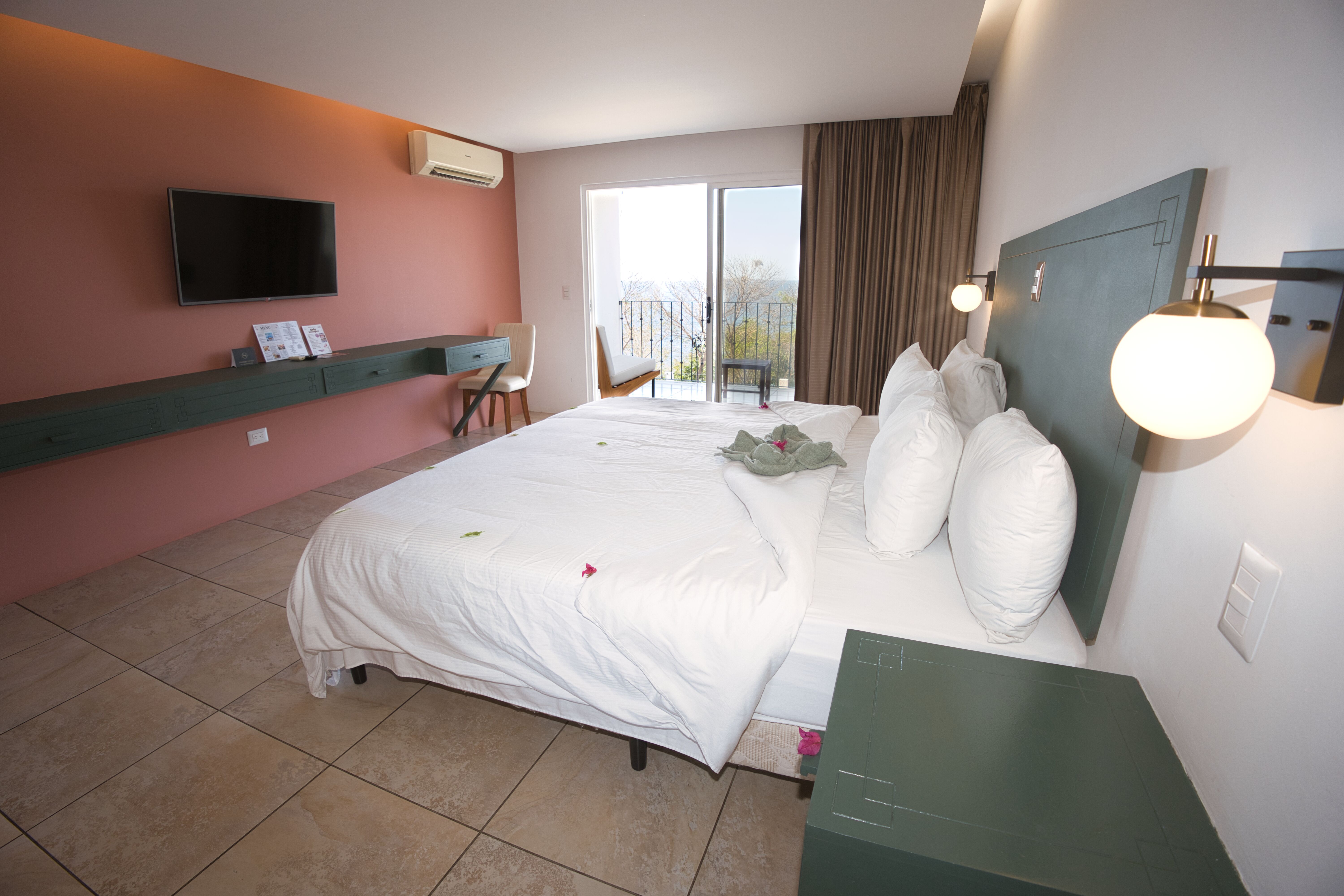 Double Sea View King Bed