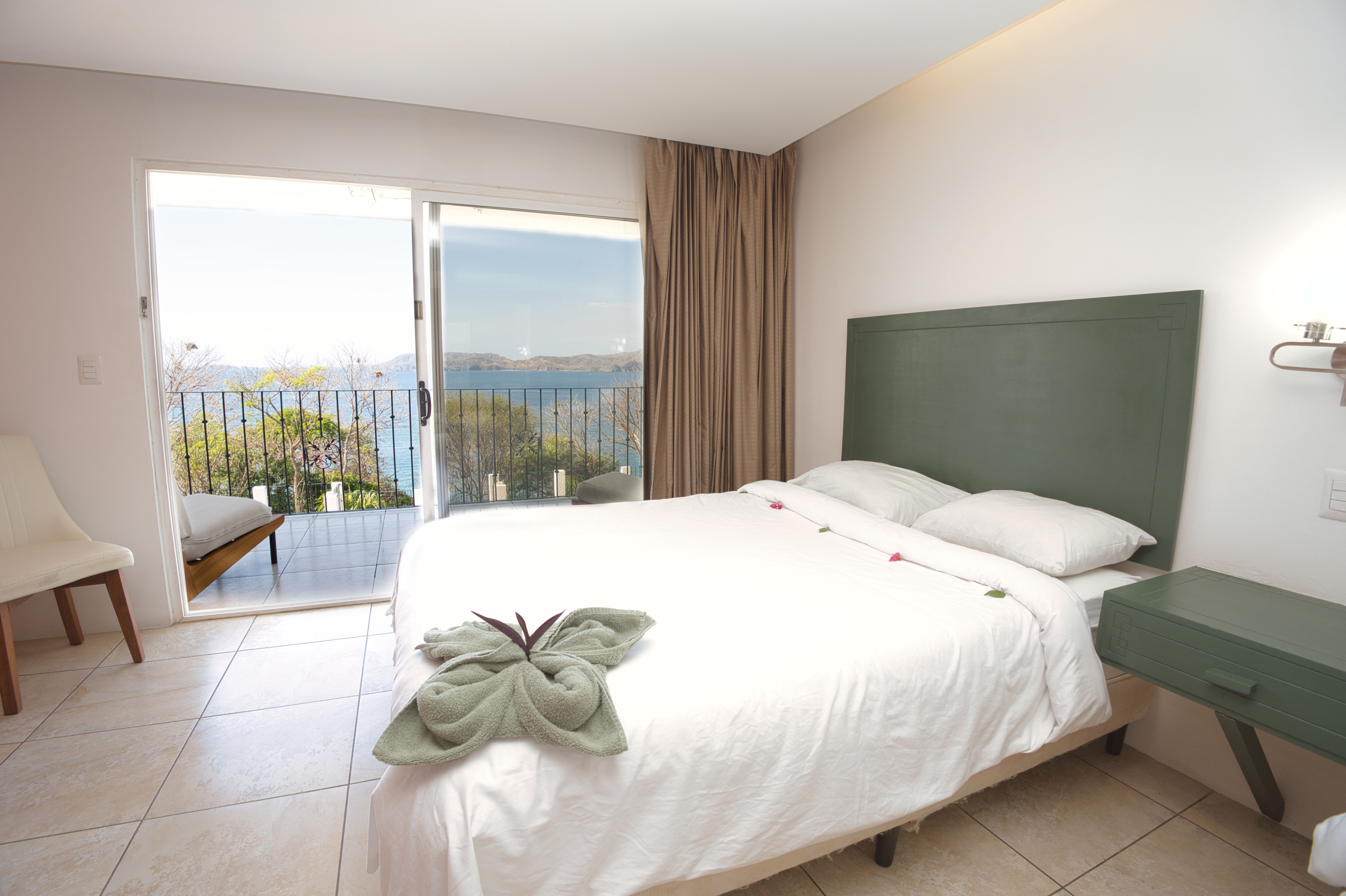 Double Sea View King Bed