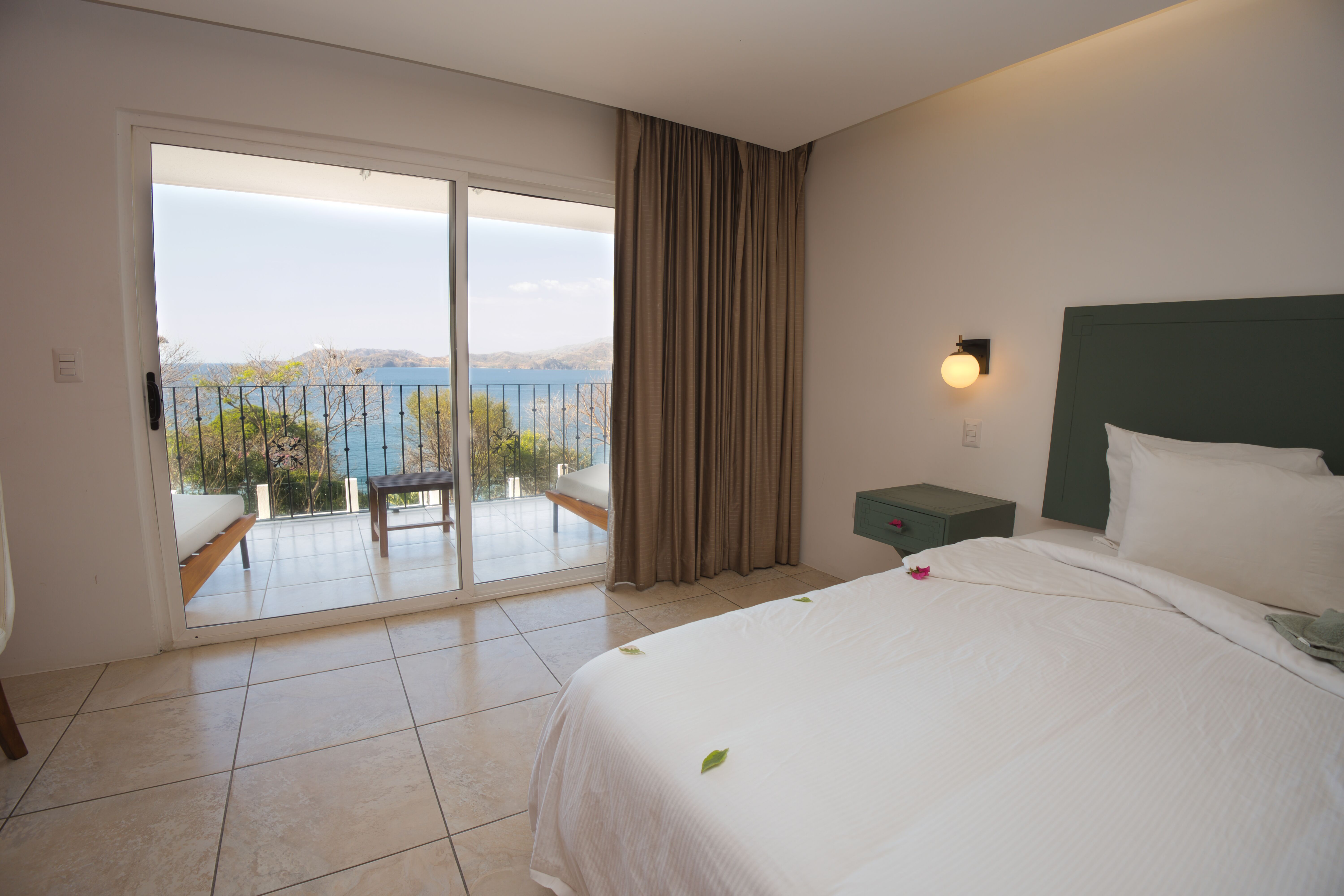 Double Sea View King Bed