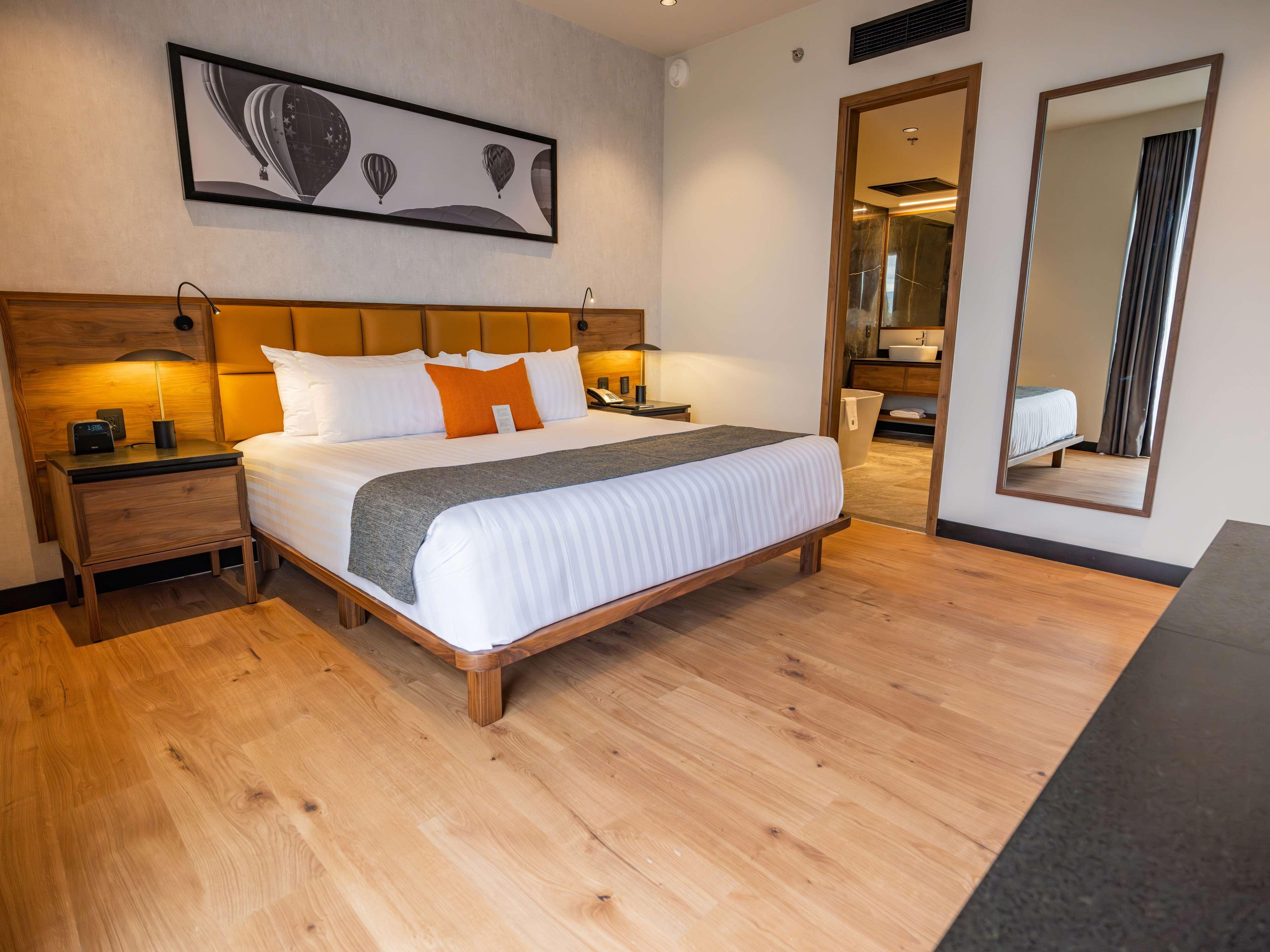 Double Deluxe King Bed