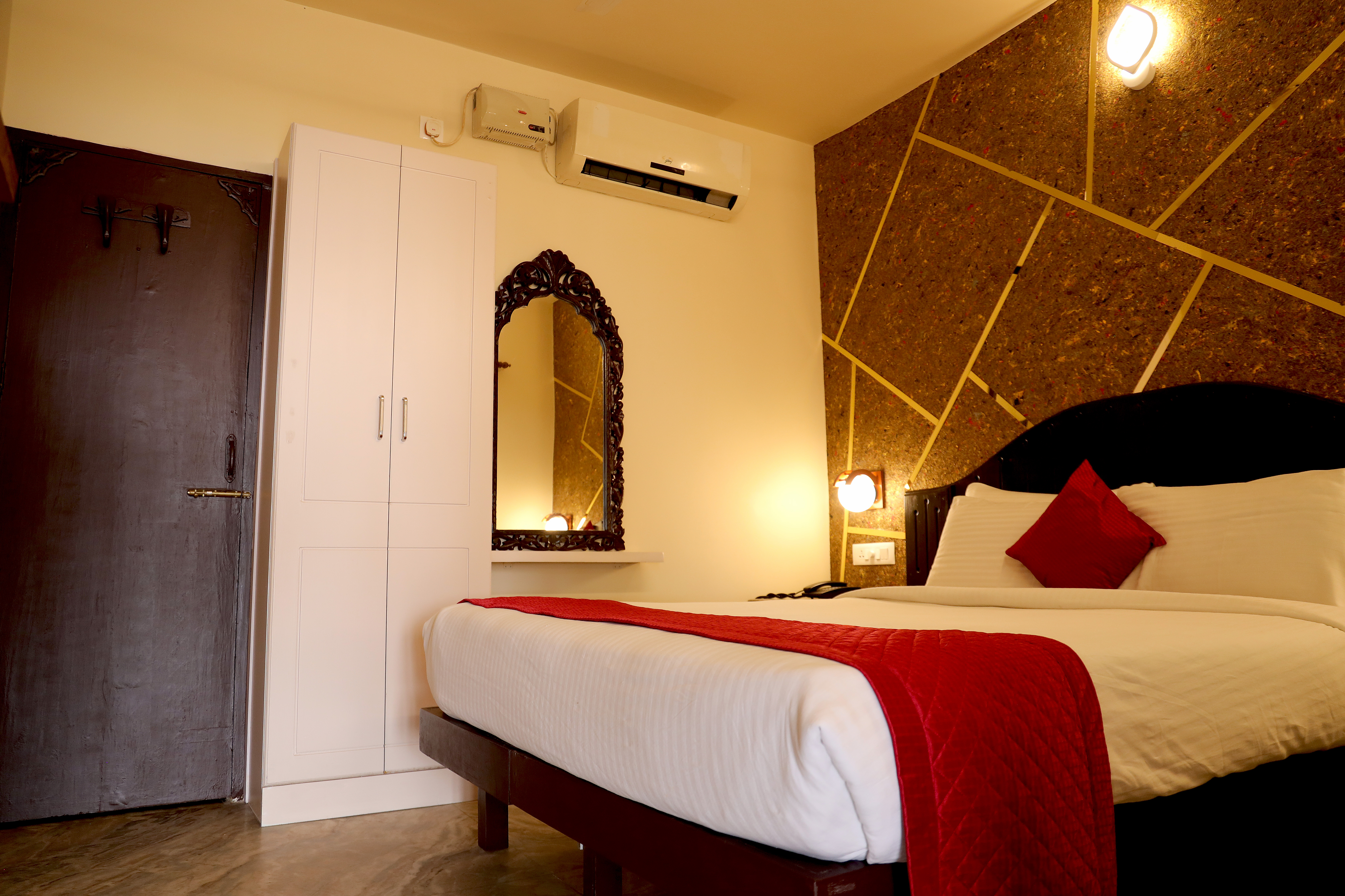 Double or Twin Deluxe Sea View