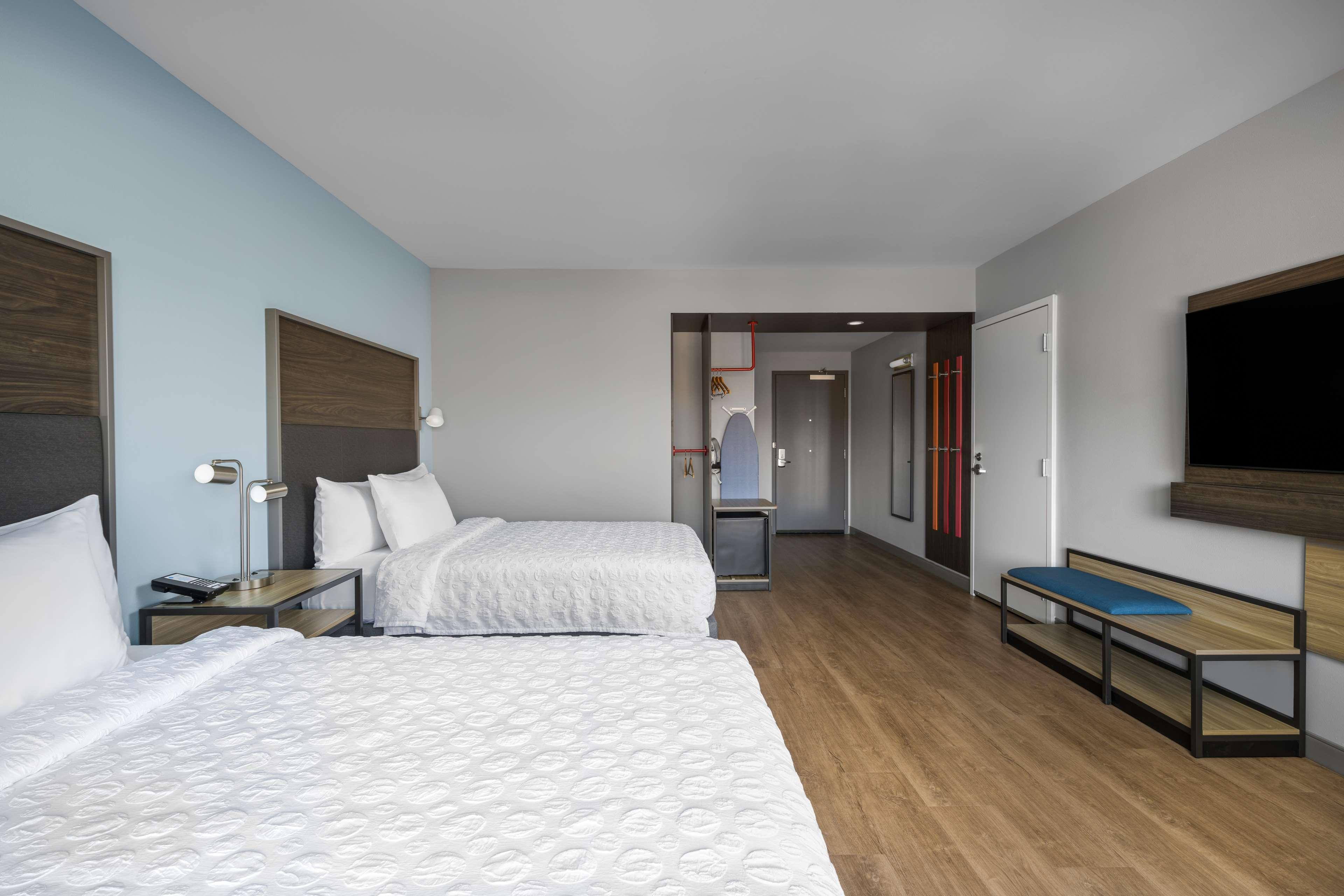 Twin Accessible-two Queen Beds