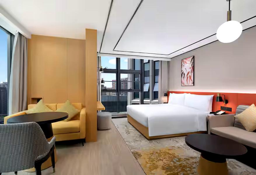 Double Deluxe King Bed