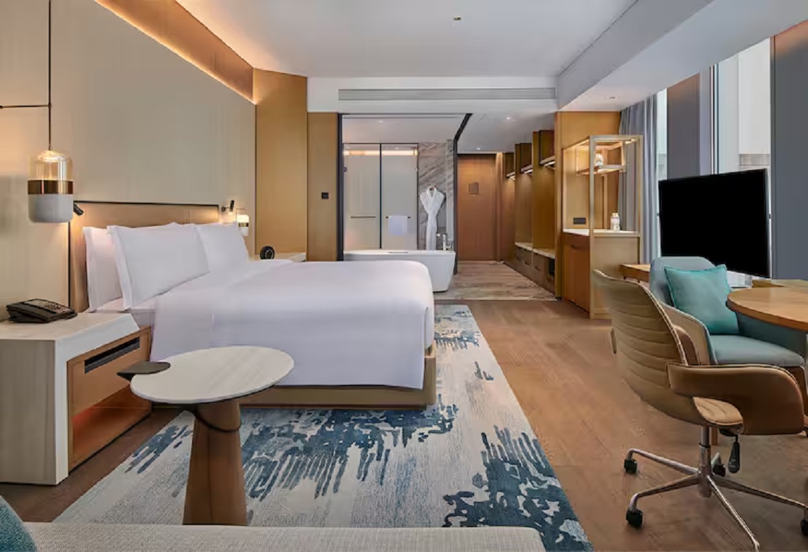 Suite Deluxe King Bed