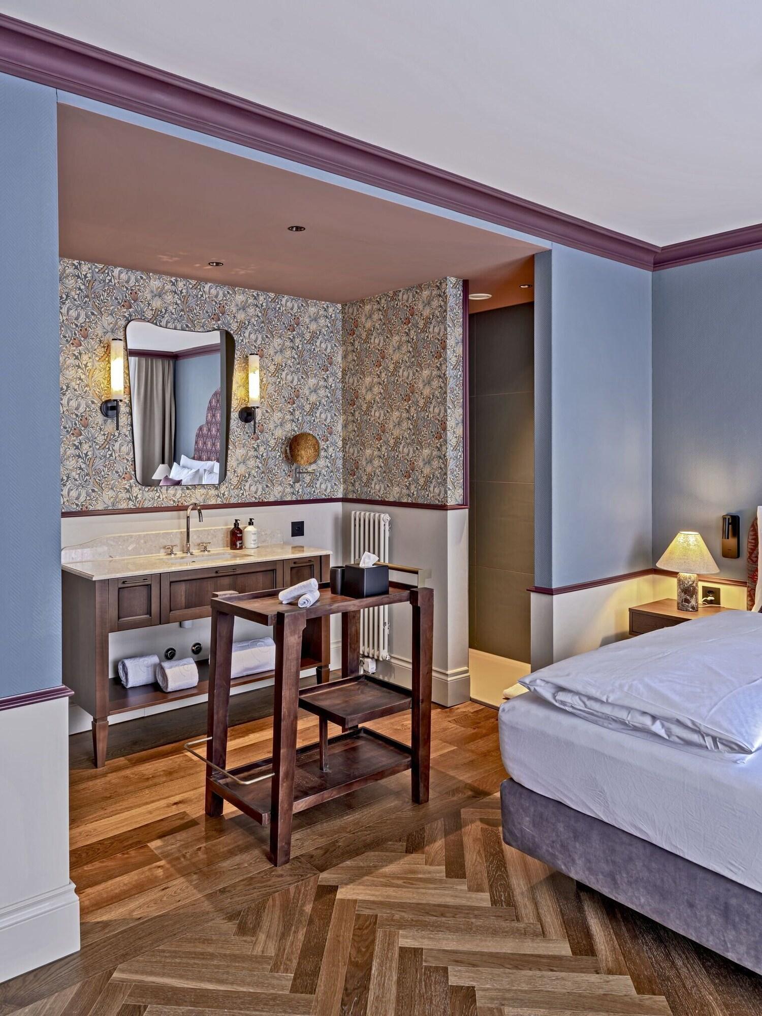 Junior Suite Deluxe with Balcony