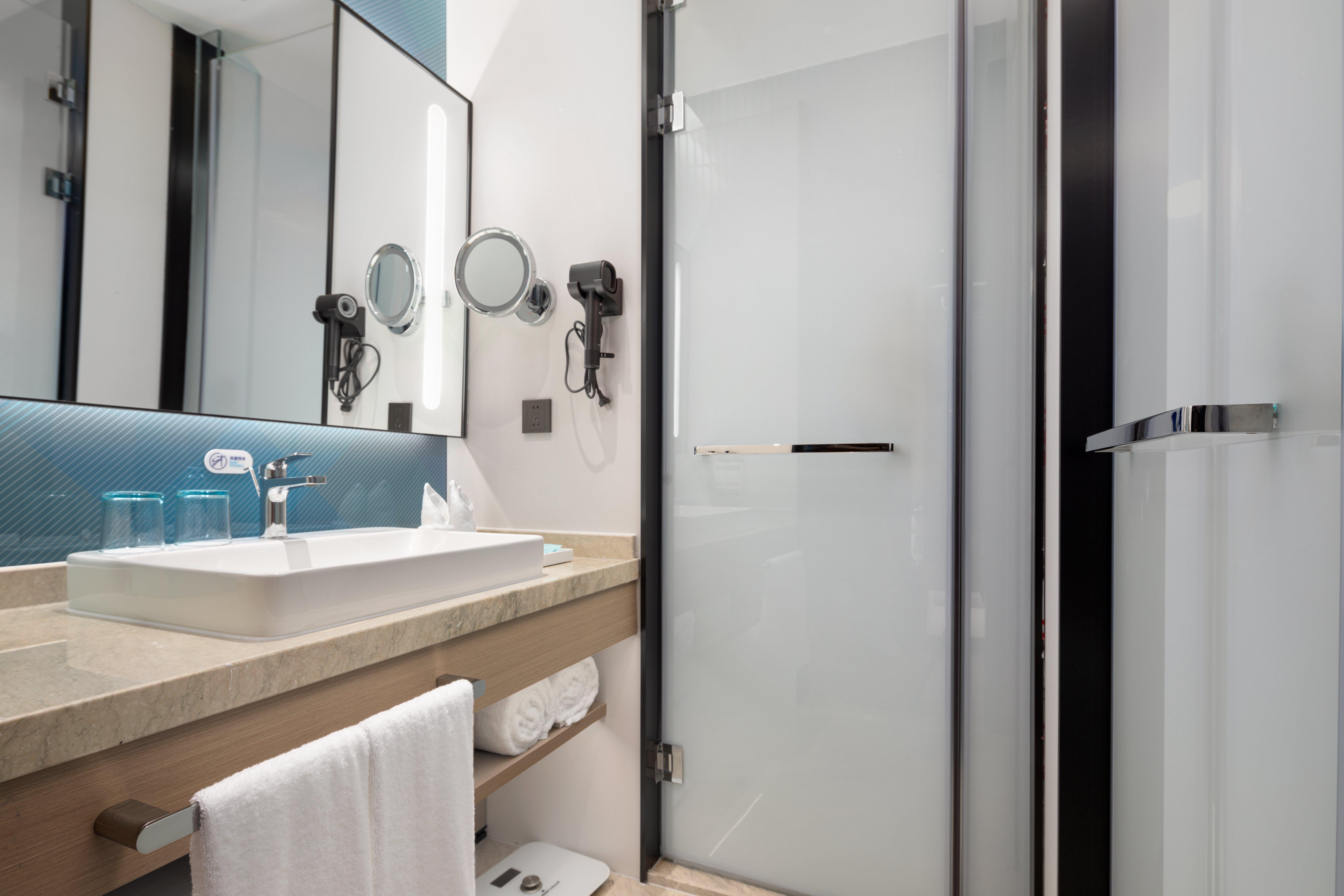 Double Accessible King Size Bed