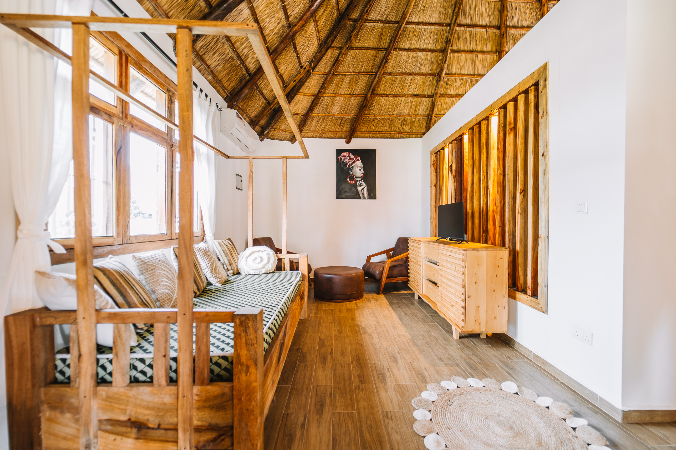 Bungalow King Size Bed