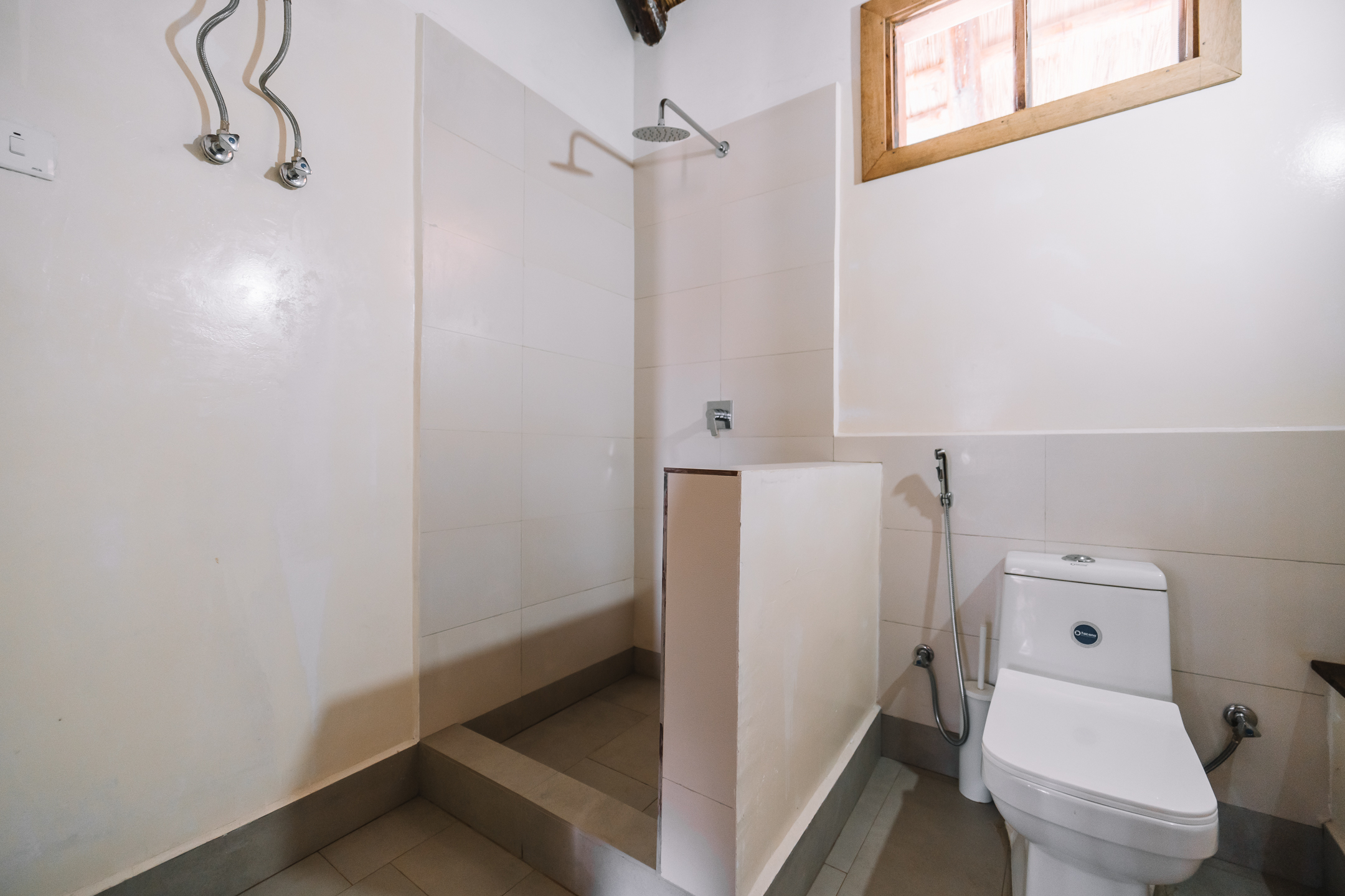 Bungalow King Size Bed